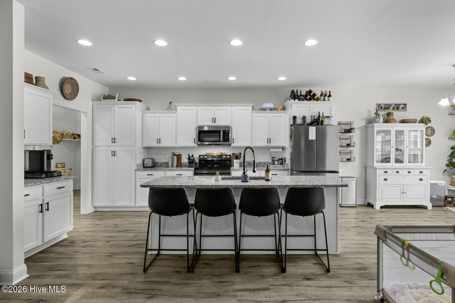 100549139 | Photo 17