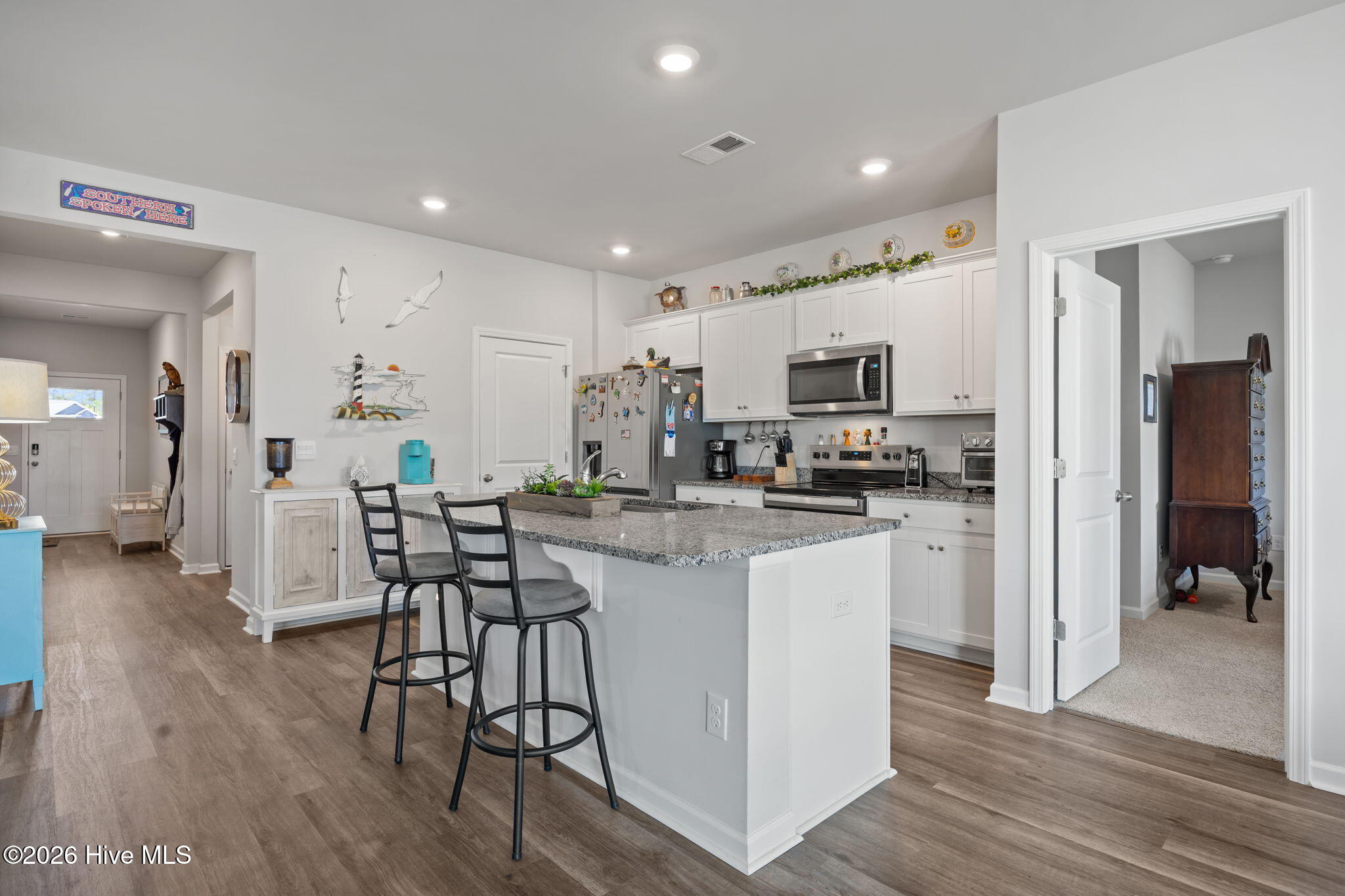 100567889 | Photo 16