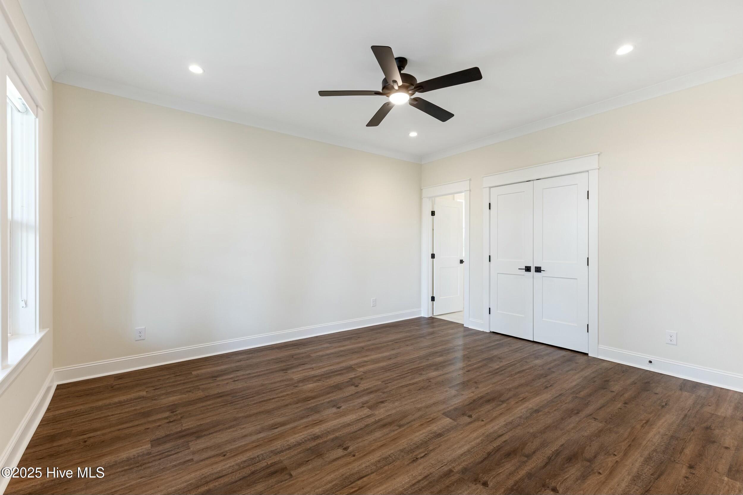 100498490 | Photo 11