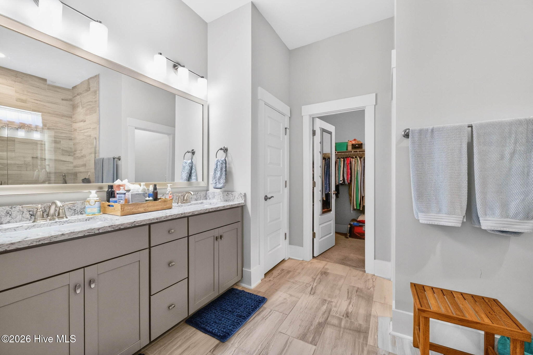 100567275 | Photo 39