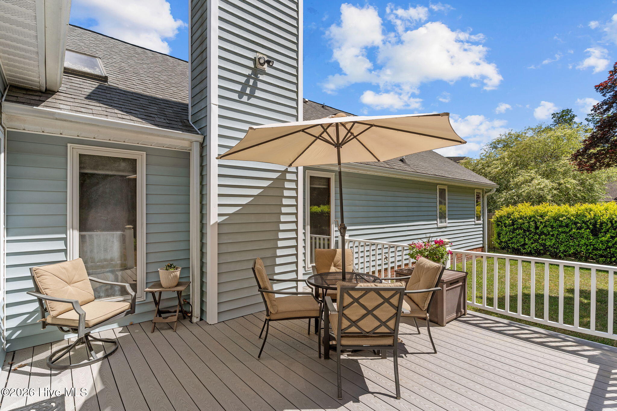 100568995 | Photo 35