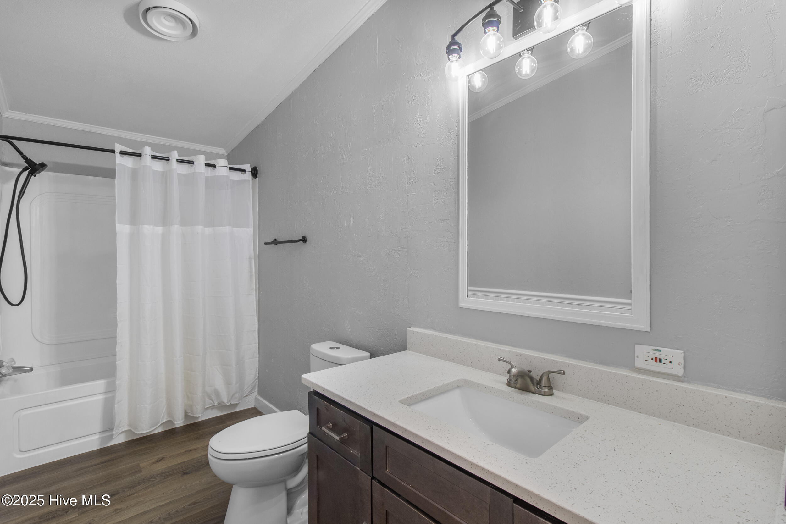 100515334 | Photo 26