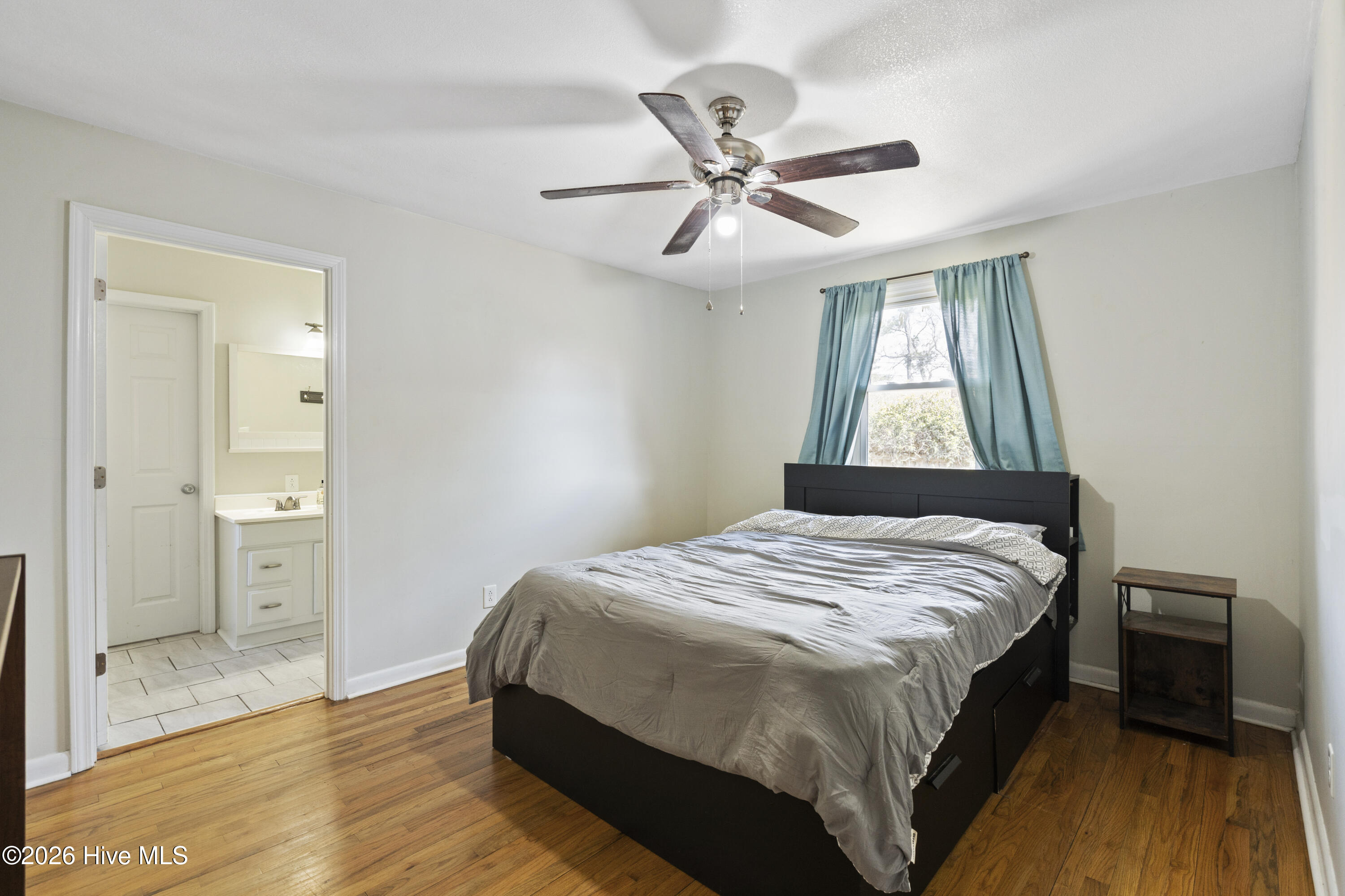 100555407 | Photo 19