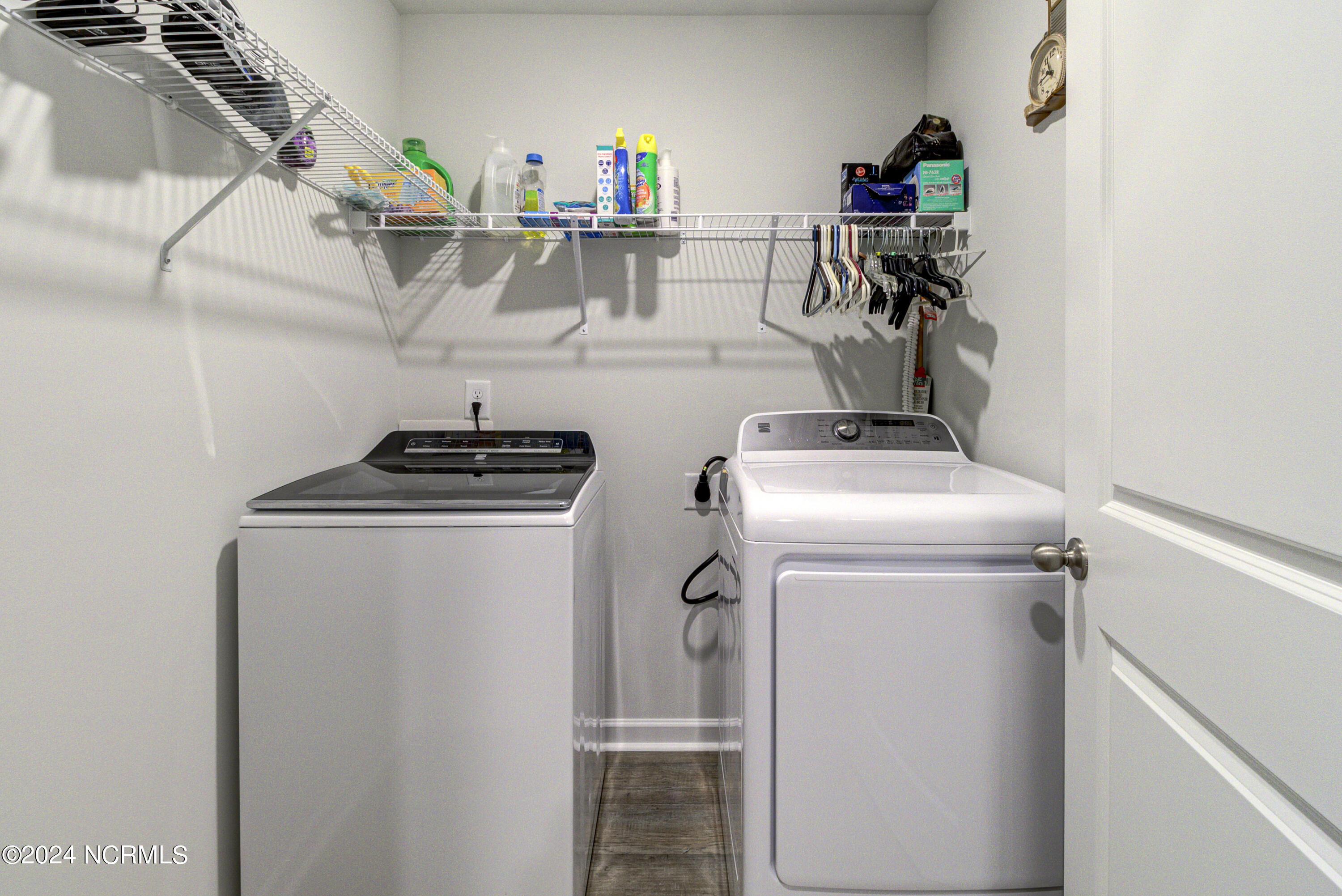 100563722 | Photo 40