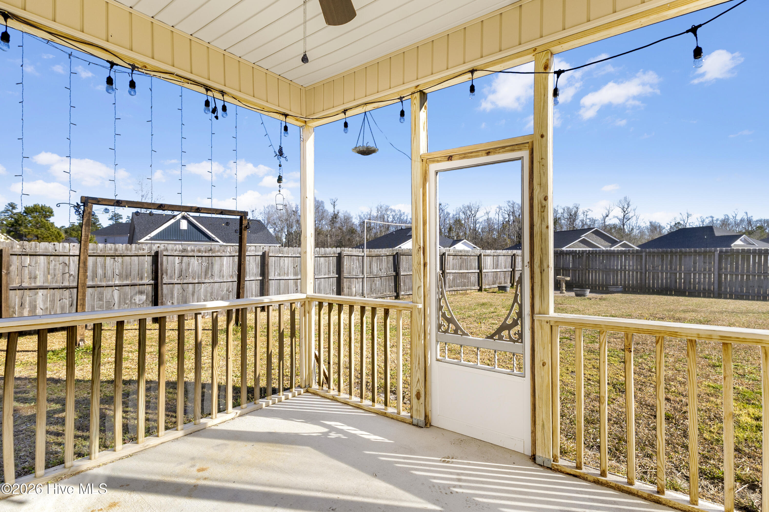 100552457 | Photo 27