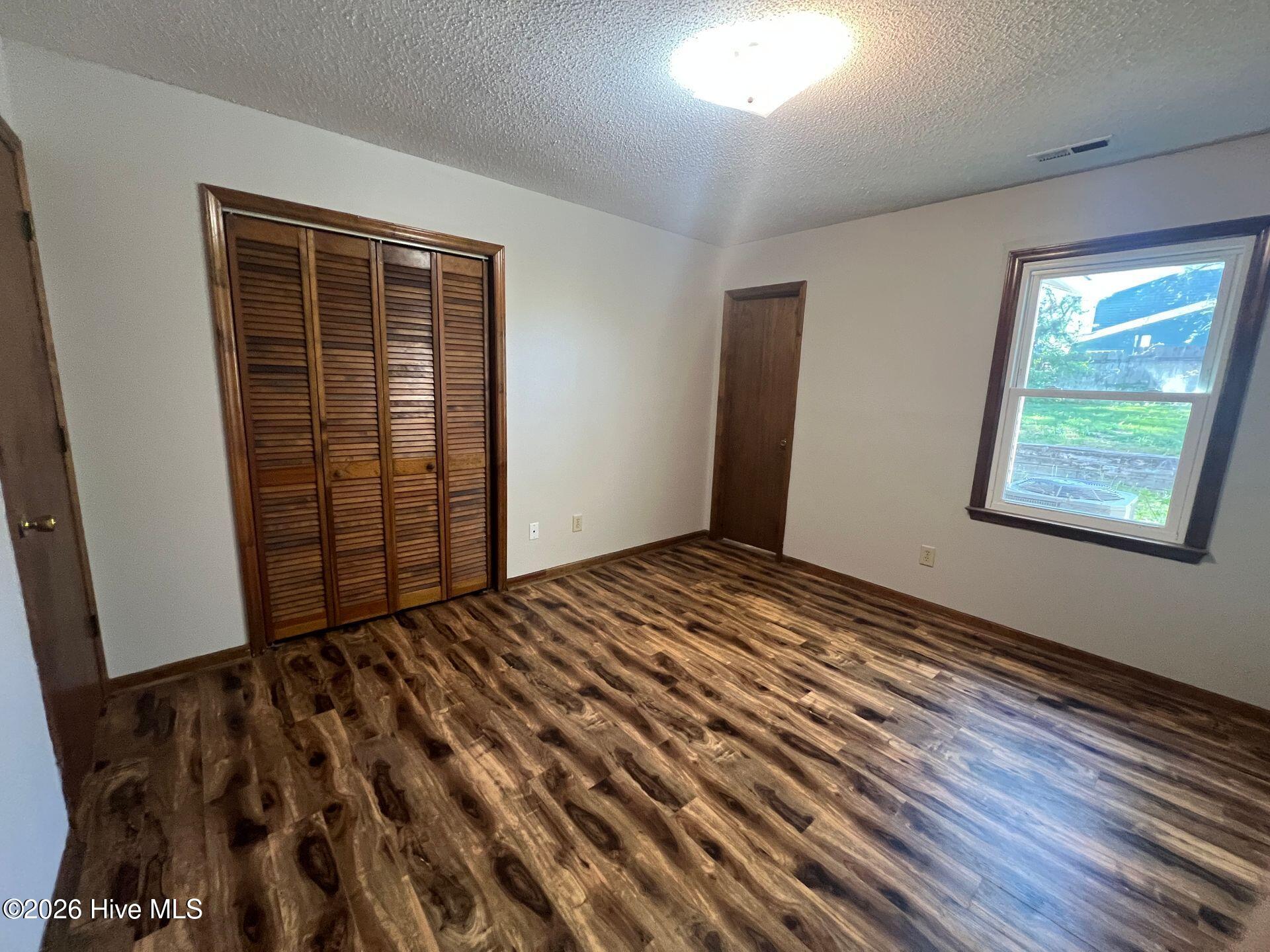 100564783 | Photo 12