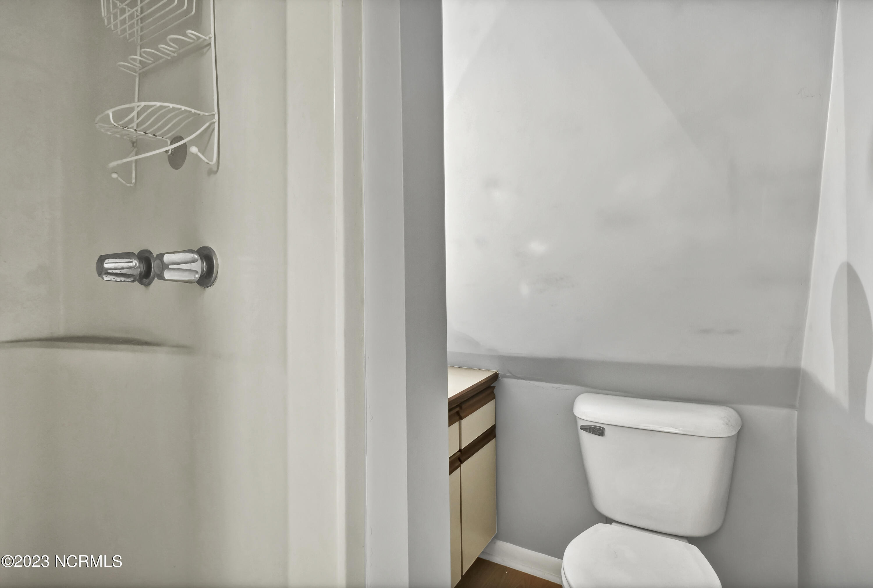 100385972 | Photo 25