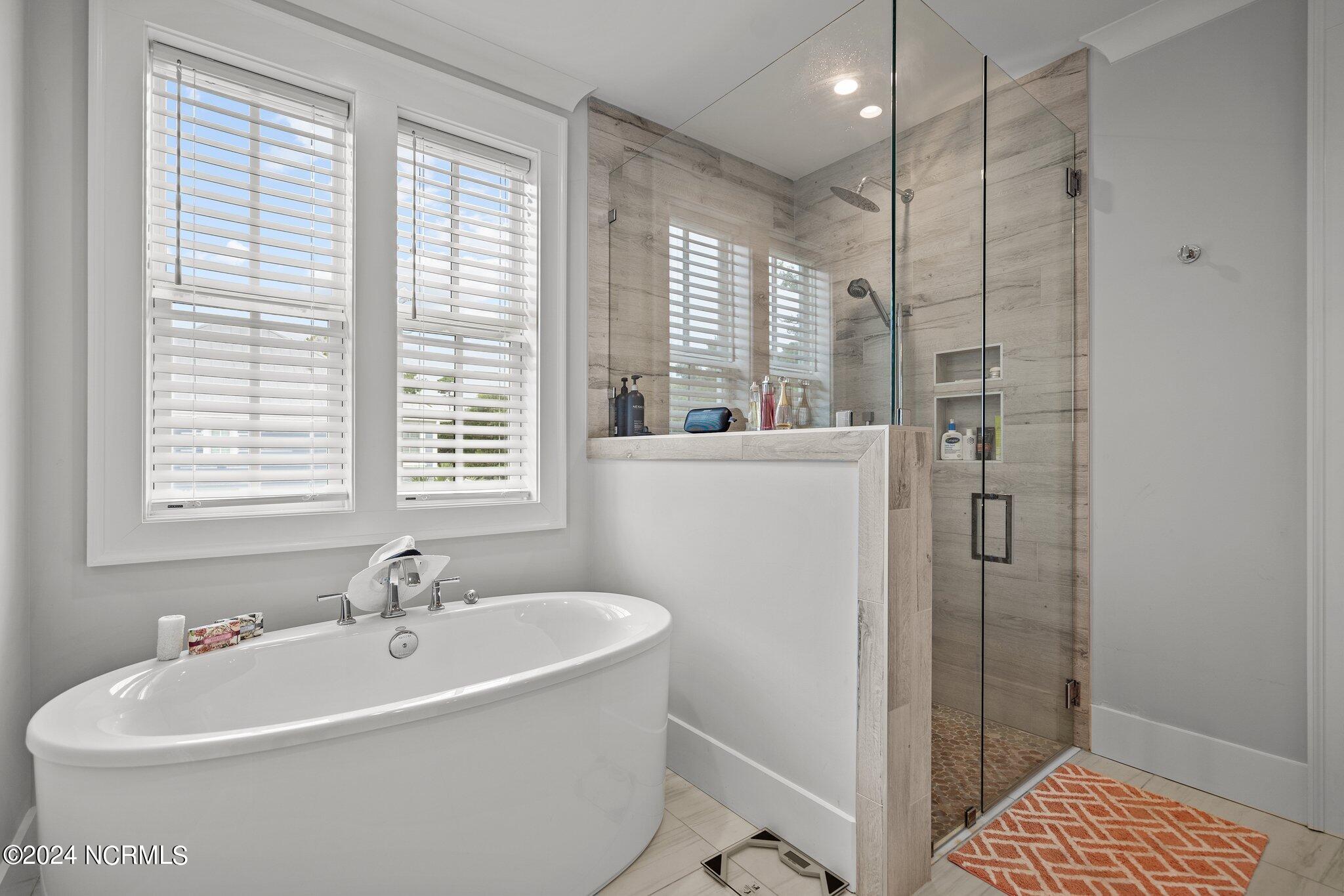 100556324 | Photo 26