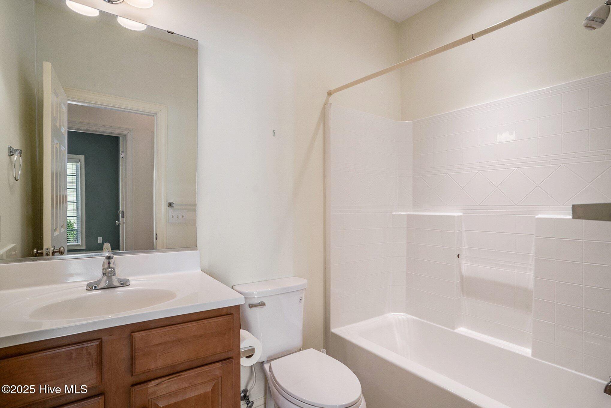 100528380 | Photo 17