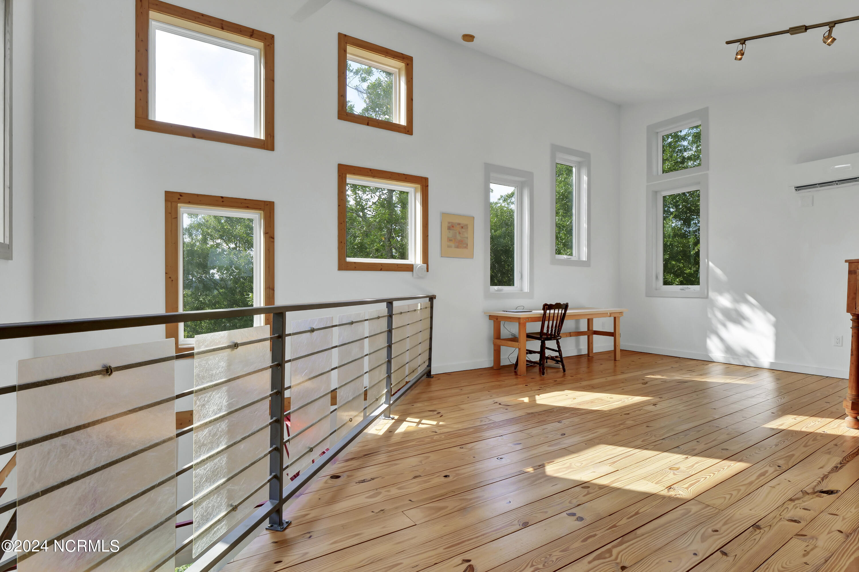 100552771 | Photo 38