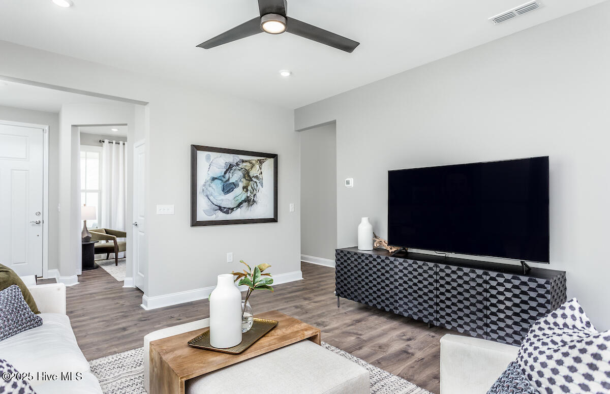 100526331 | Photo 10