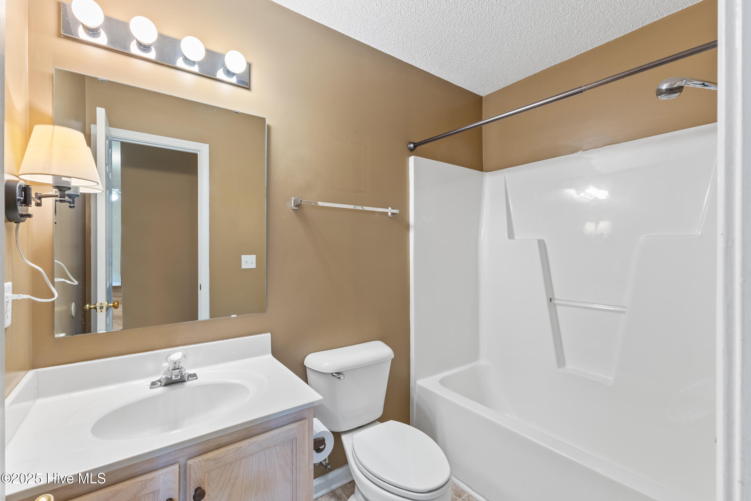 100545656 | Photo 14