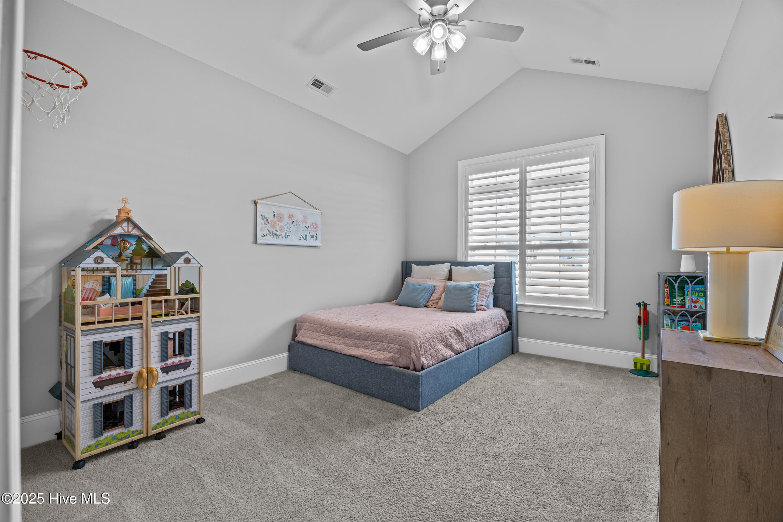 100545098 | Photo 21