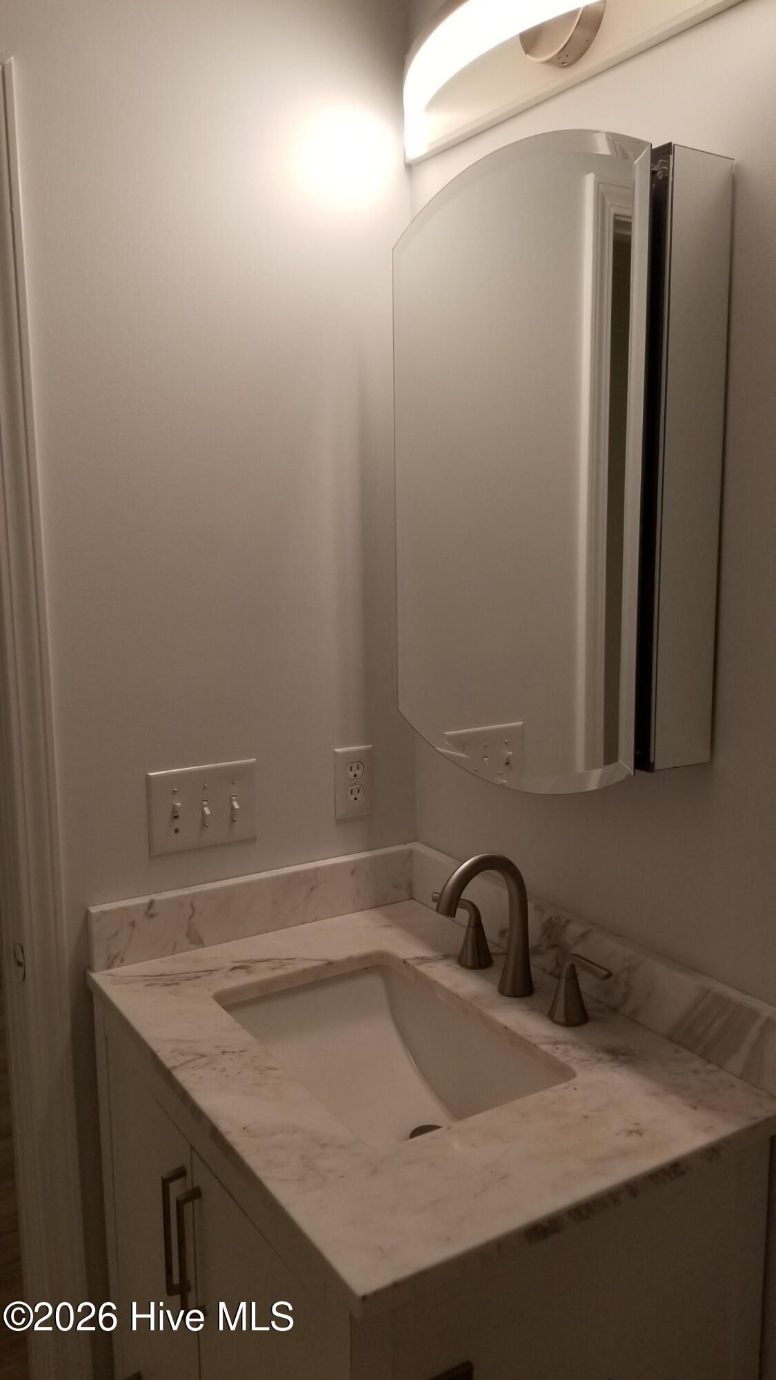 100548783 | Photo 21