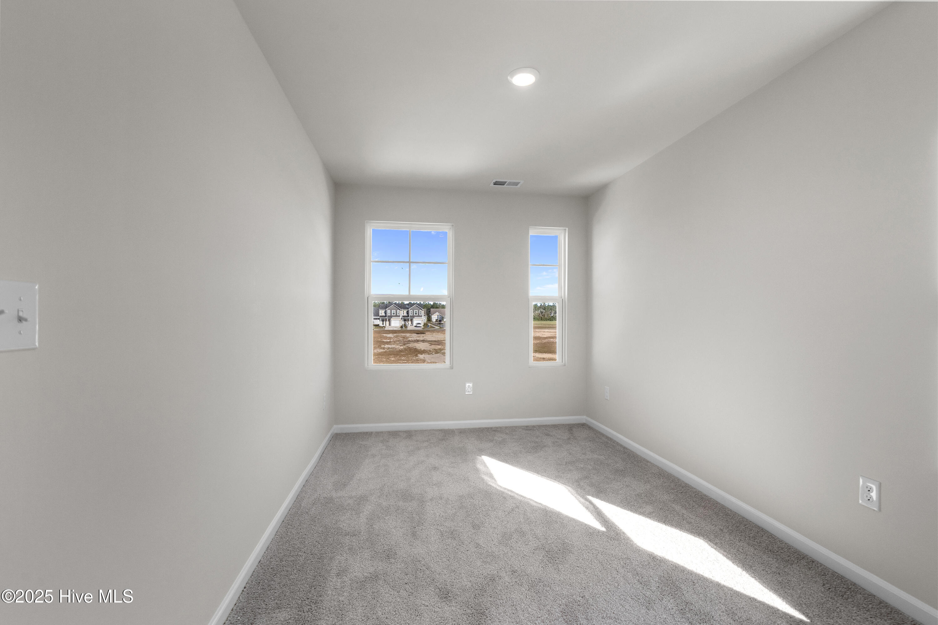 100536968 | Photo 30