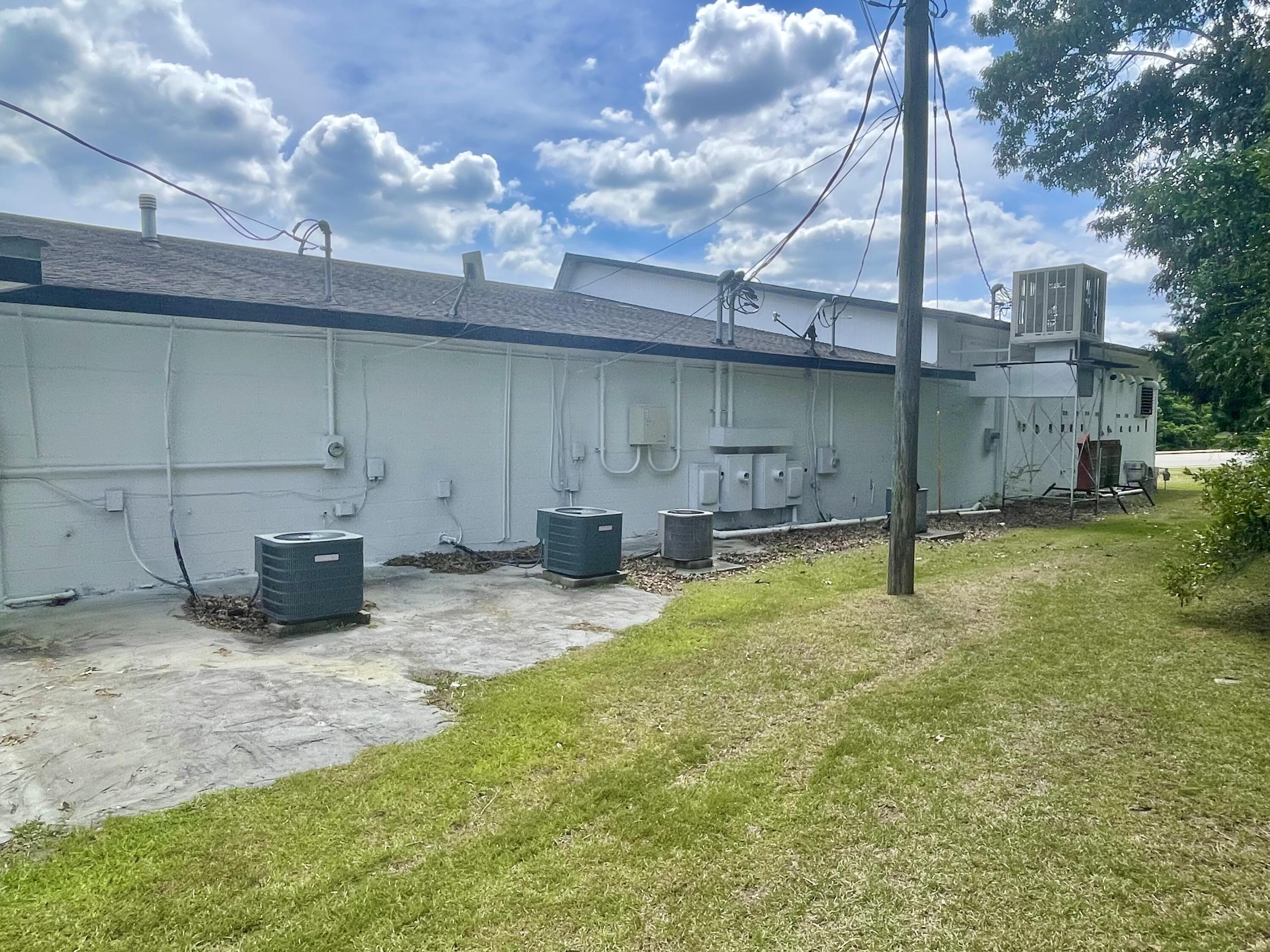 202 Thomson Hwy / Hwy 17 North, Wrens, GA, 30833