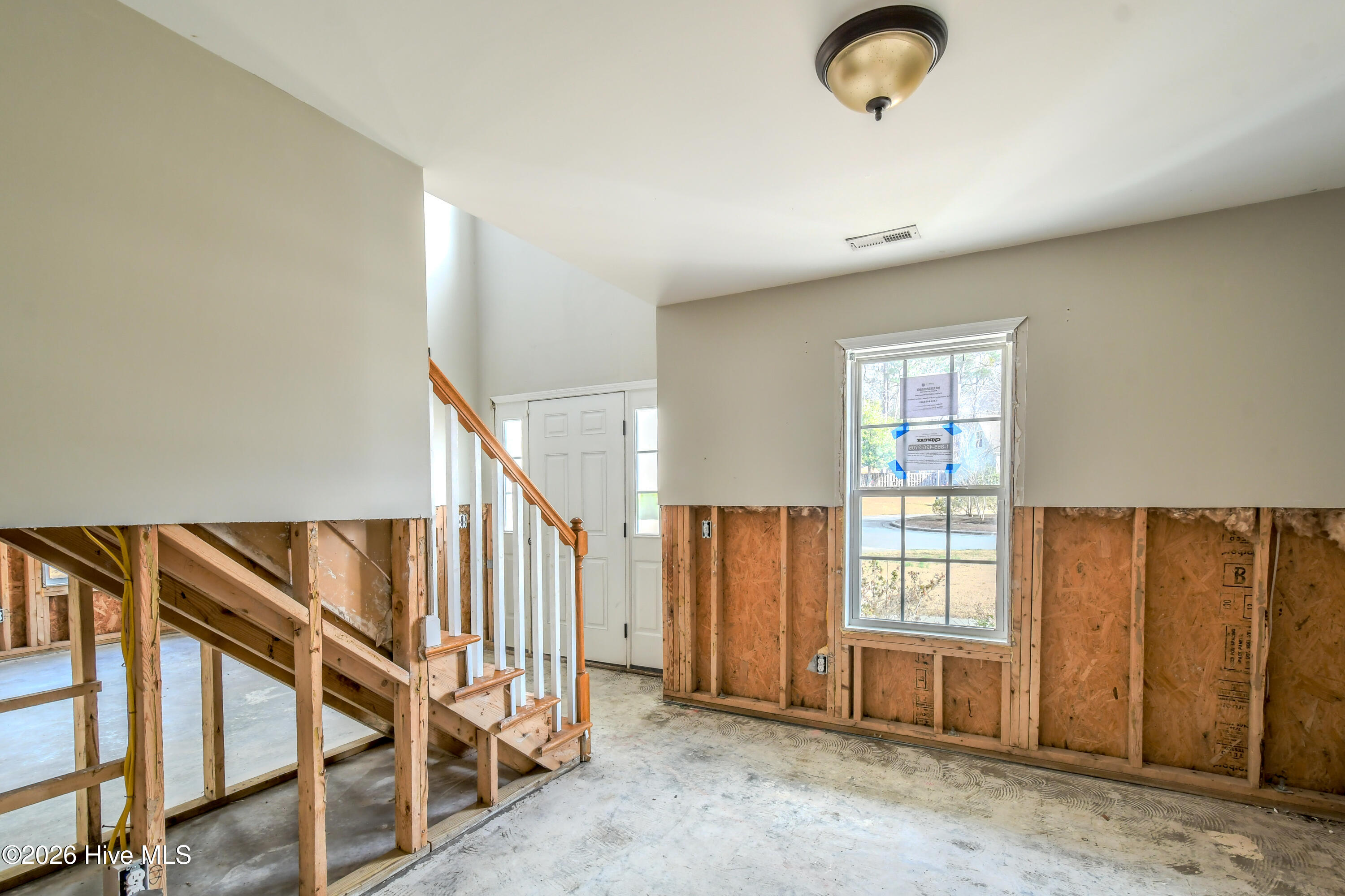 100547567 | Photo 15