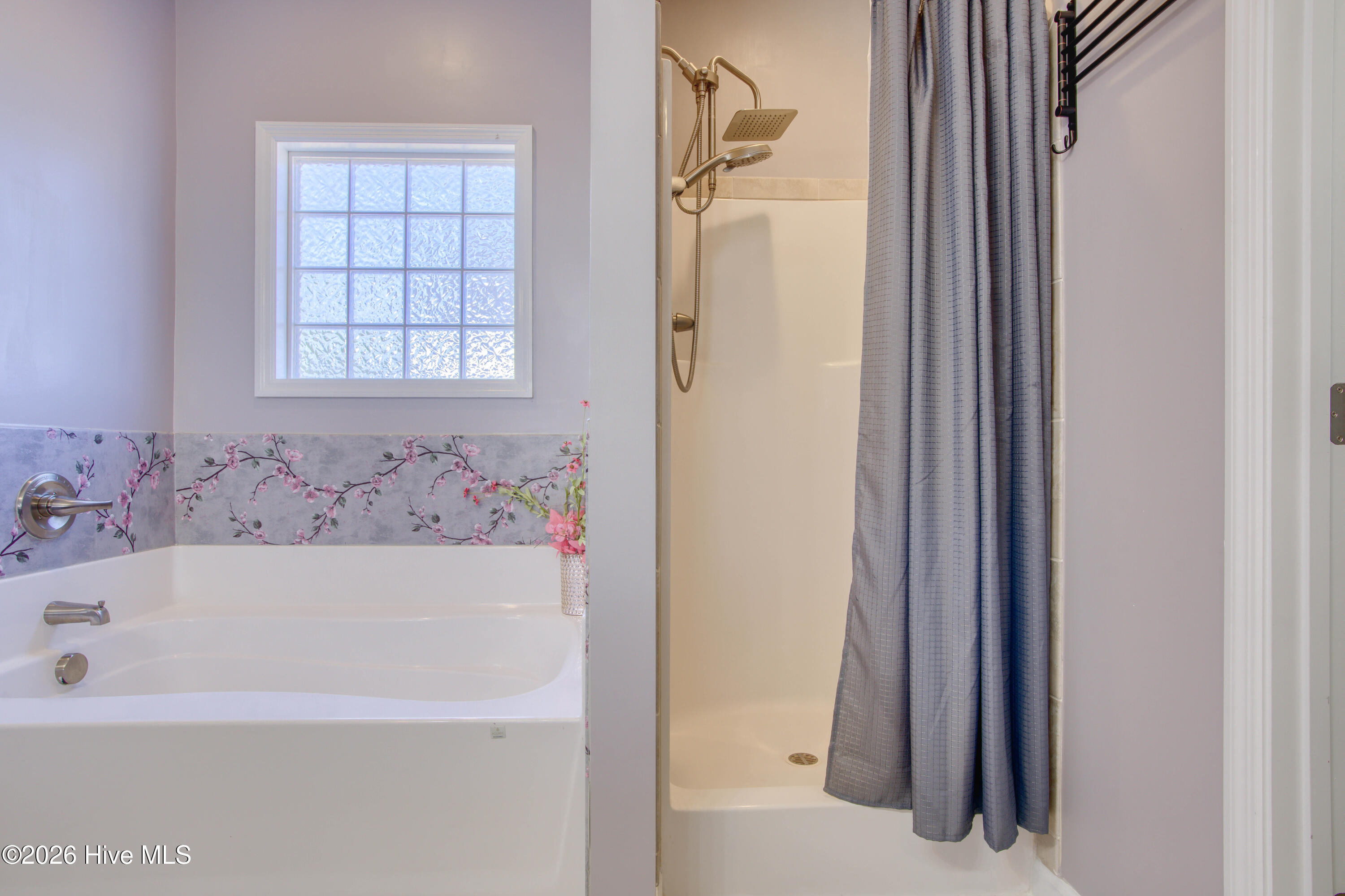 100558349 | Photo 15