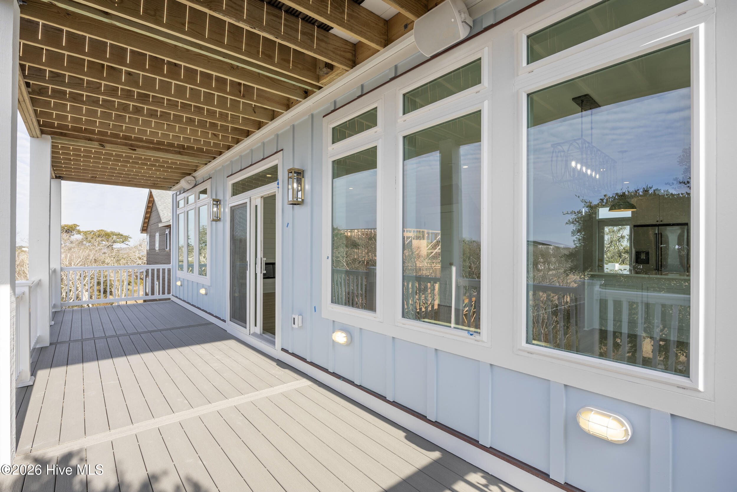 100543064 | Photo 54