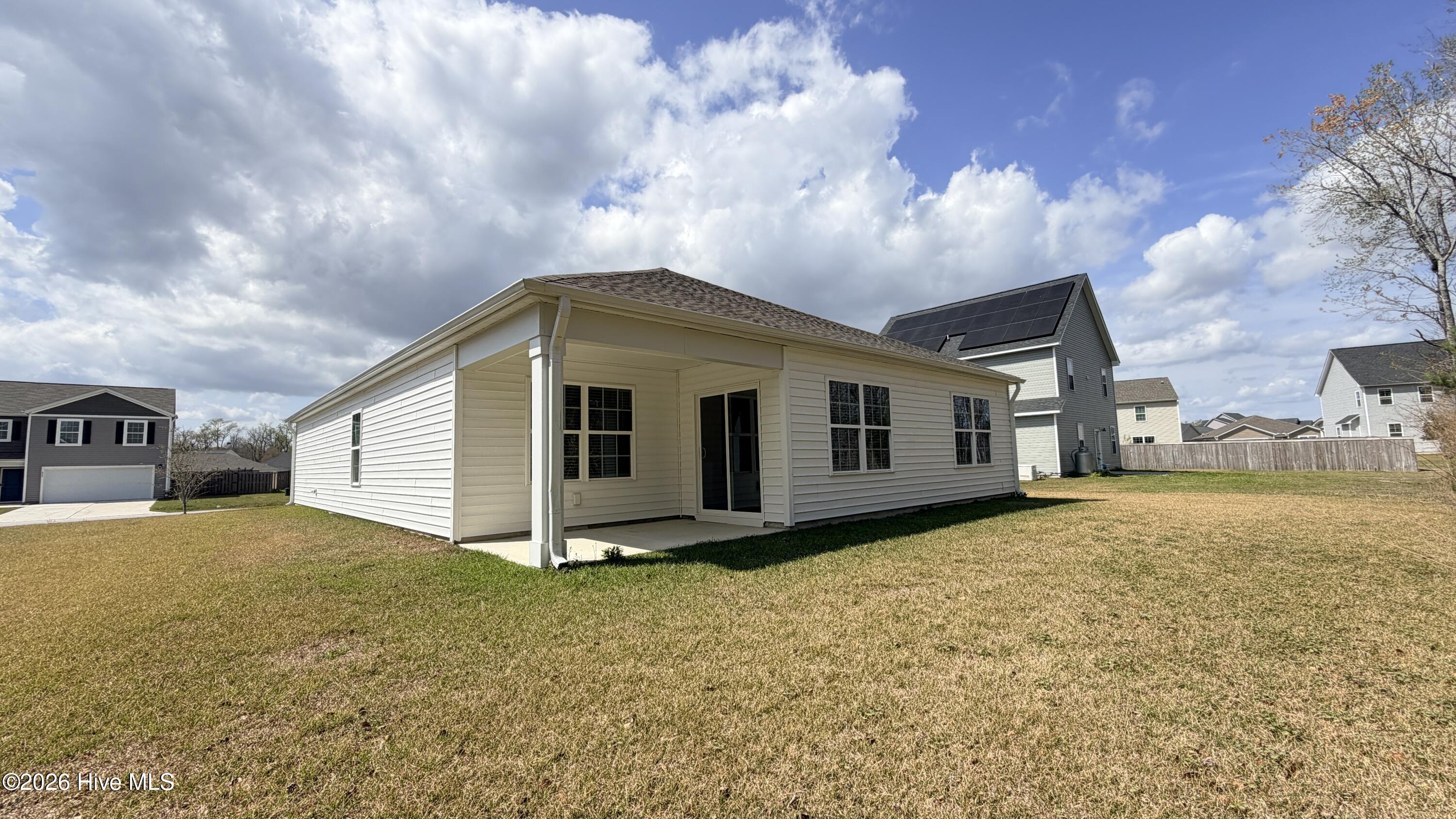 100549167 | Photo 24