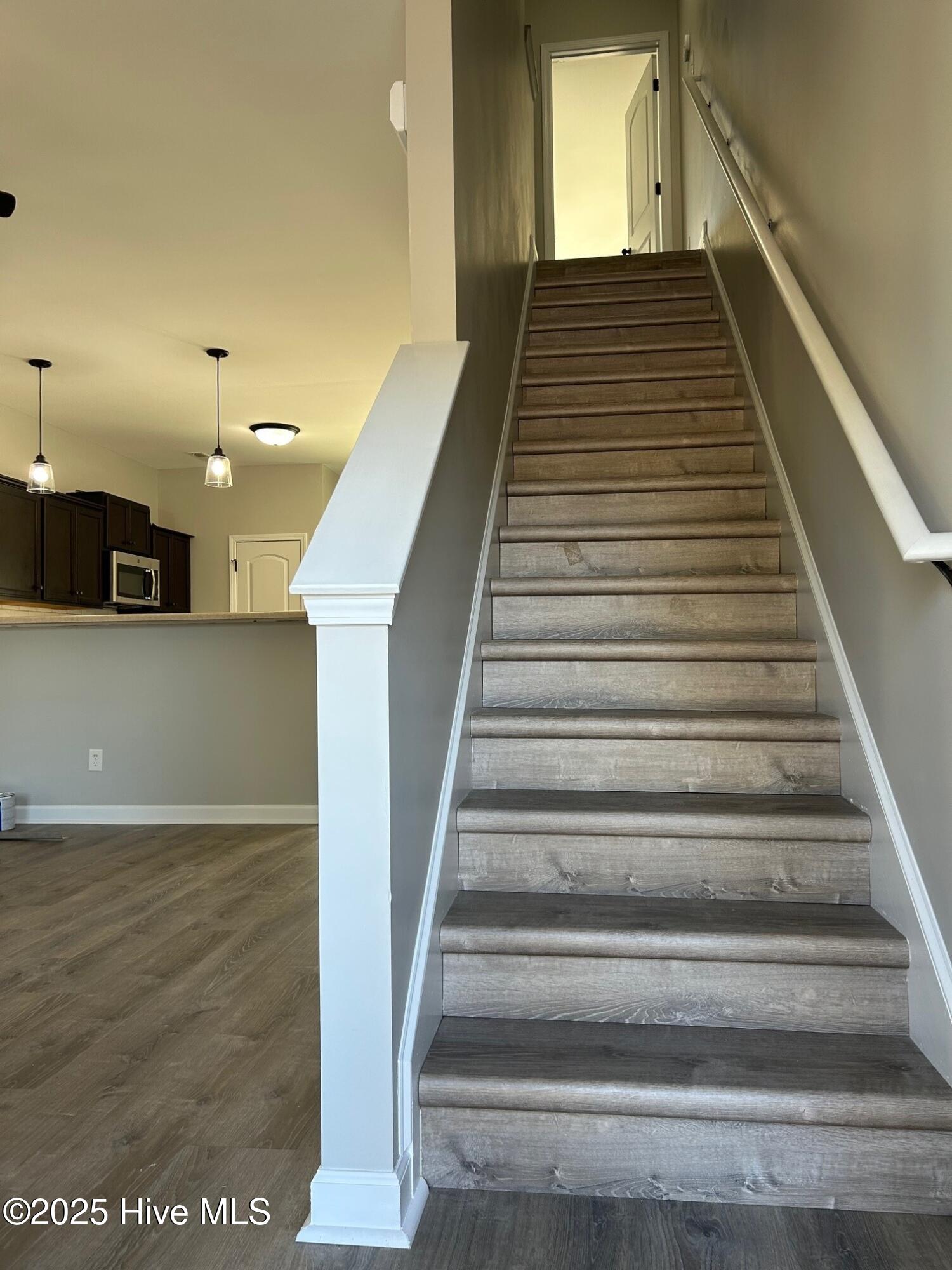 100564056 | Photo 11