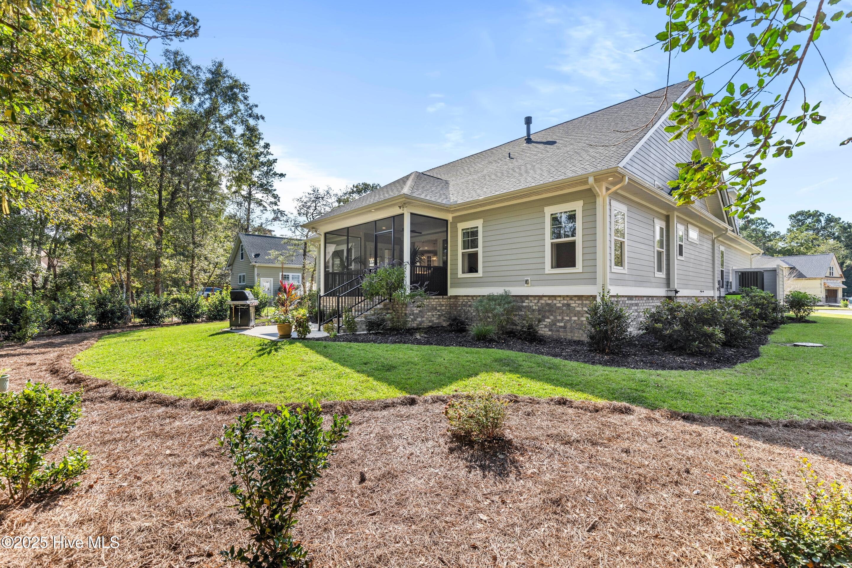 100558361 | Photo 58