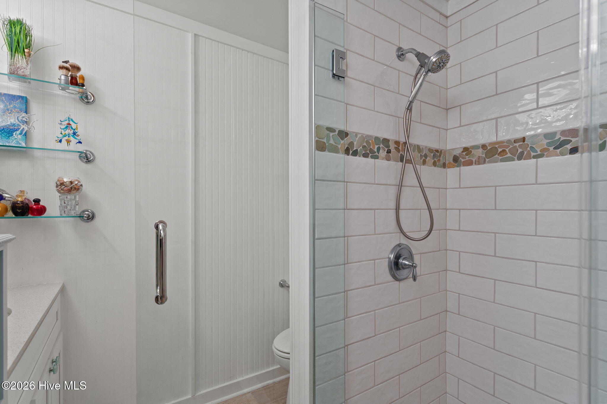 100563090 | Photo 30