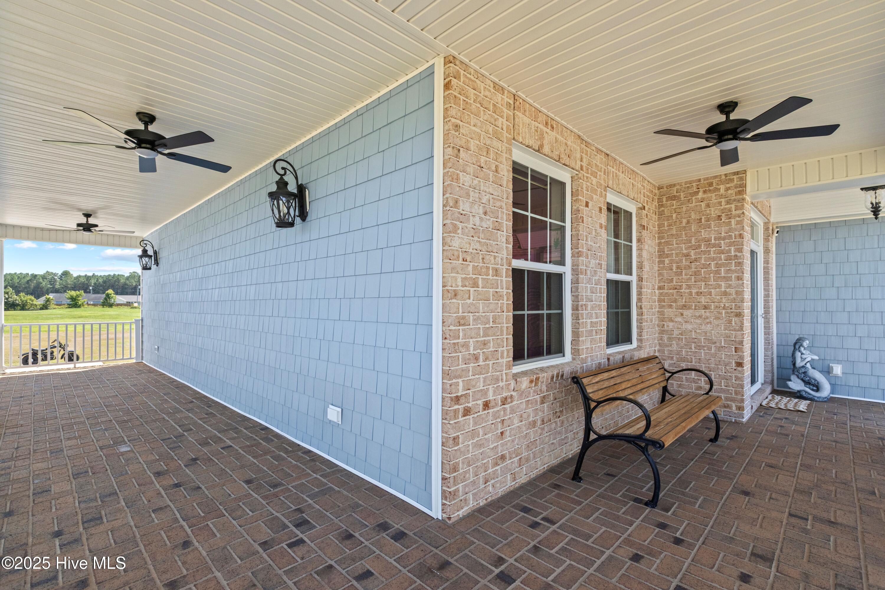 100532894 | Photo 42