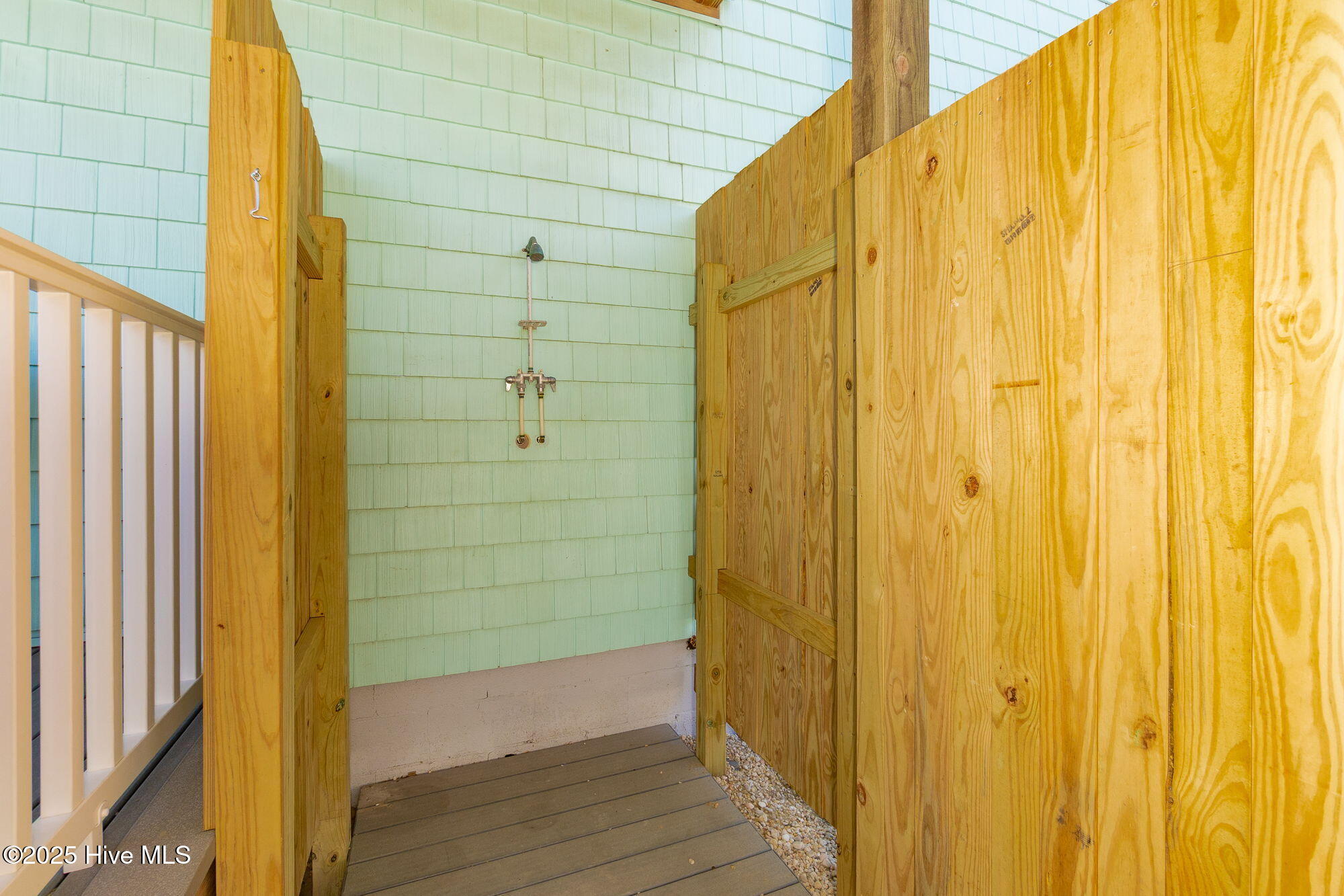 100544020 | Photo 36