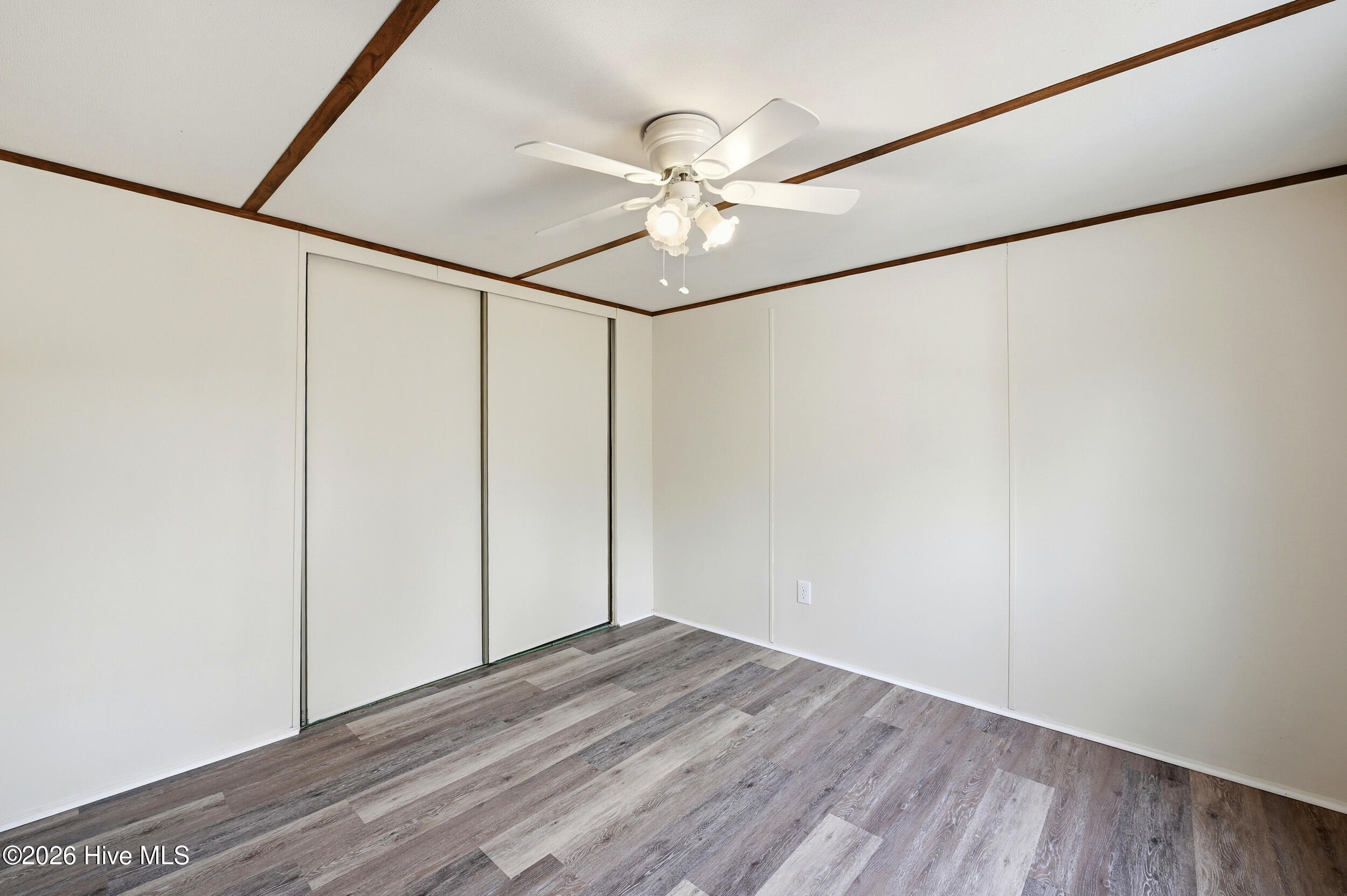 100552656 | Photo 25