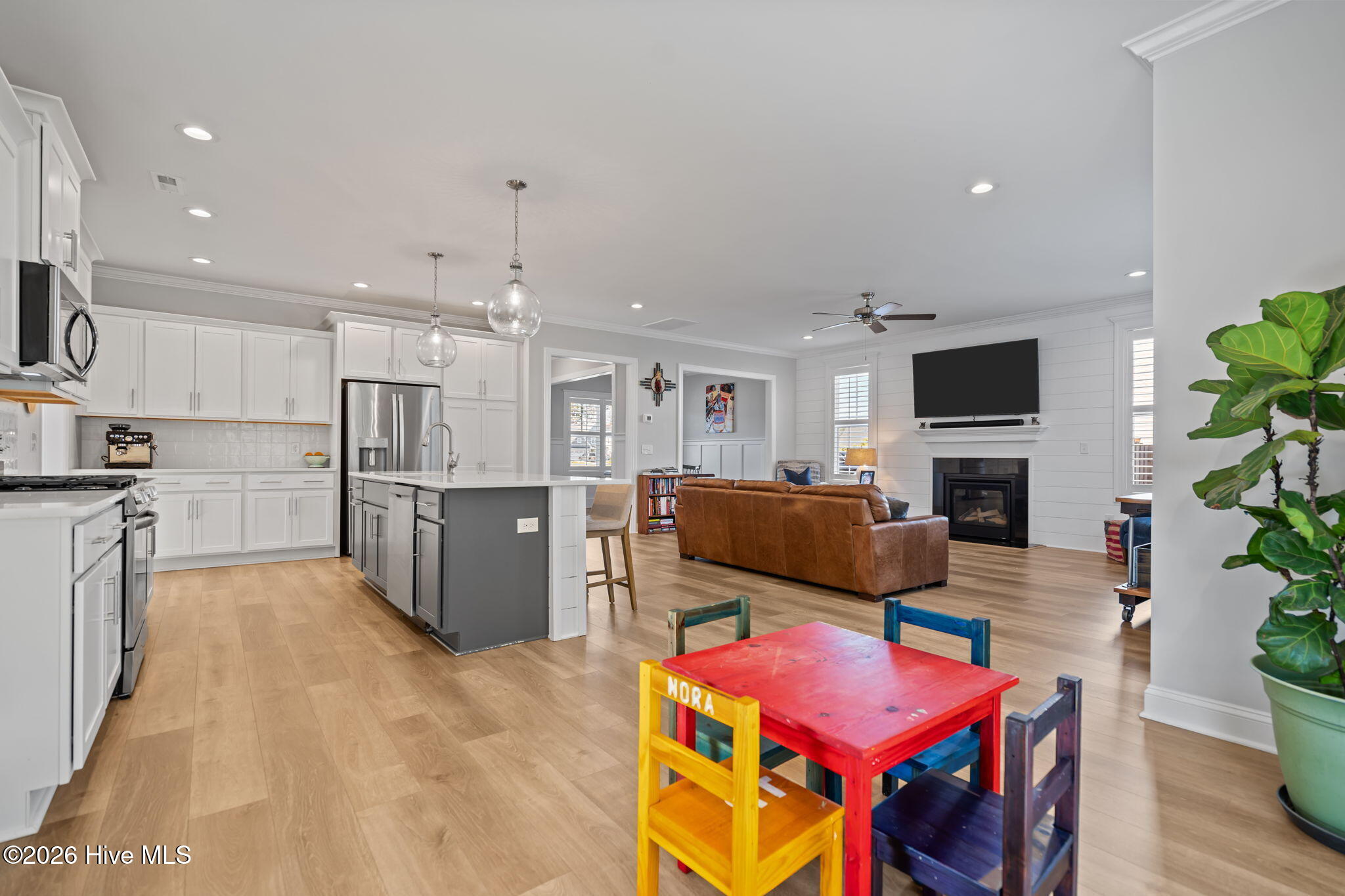 100562064 | Photo 25