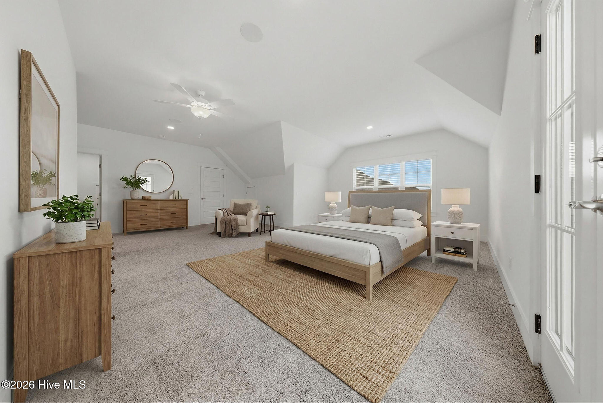 100562967 | Photo 47