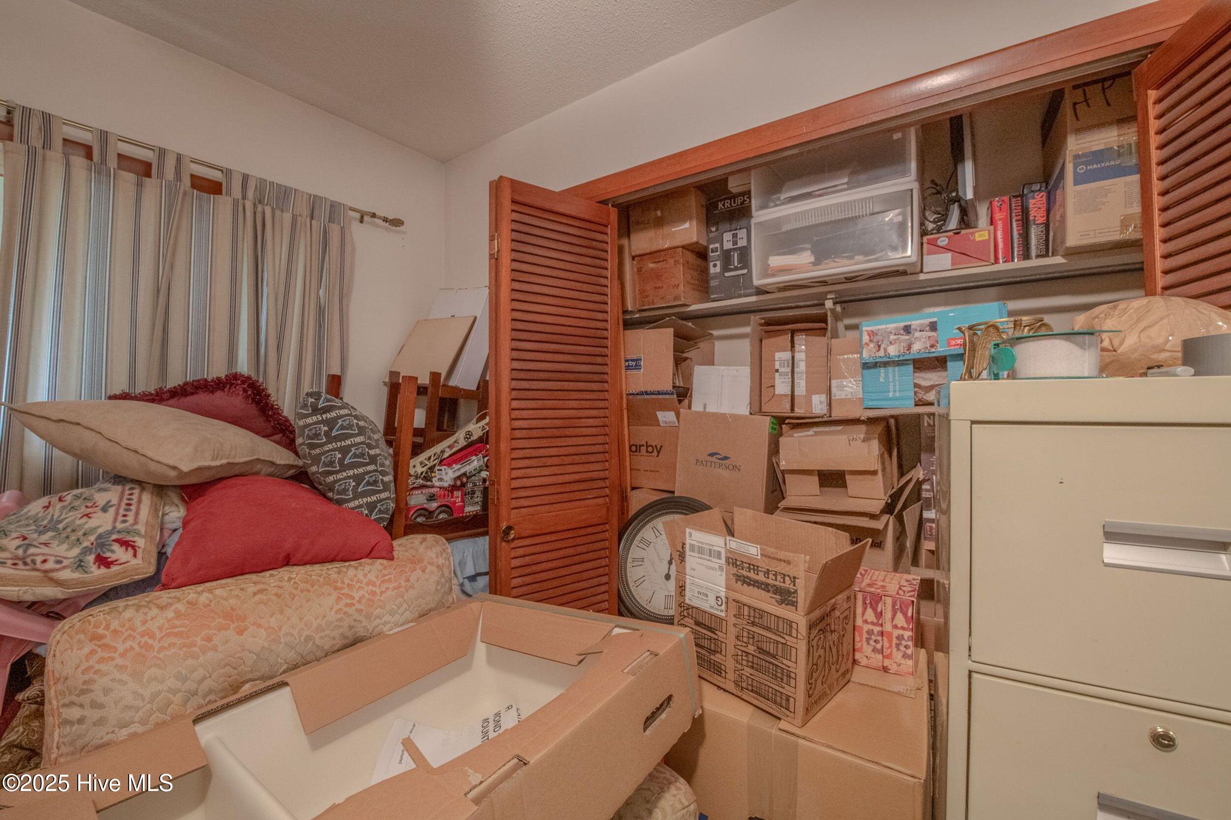 100507183 | Photo 50