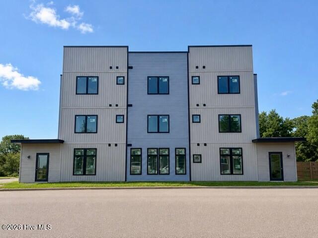 Exterior photo of 906 S 8th Street A, Wilmington, NC 28401. MLS: 100597758