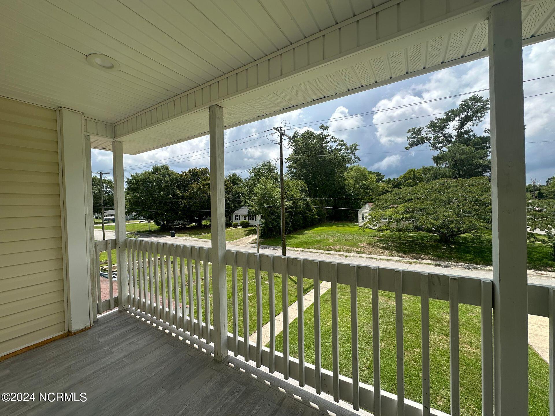 100545628 | Photo 33