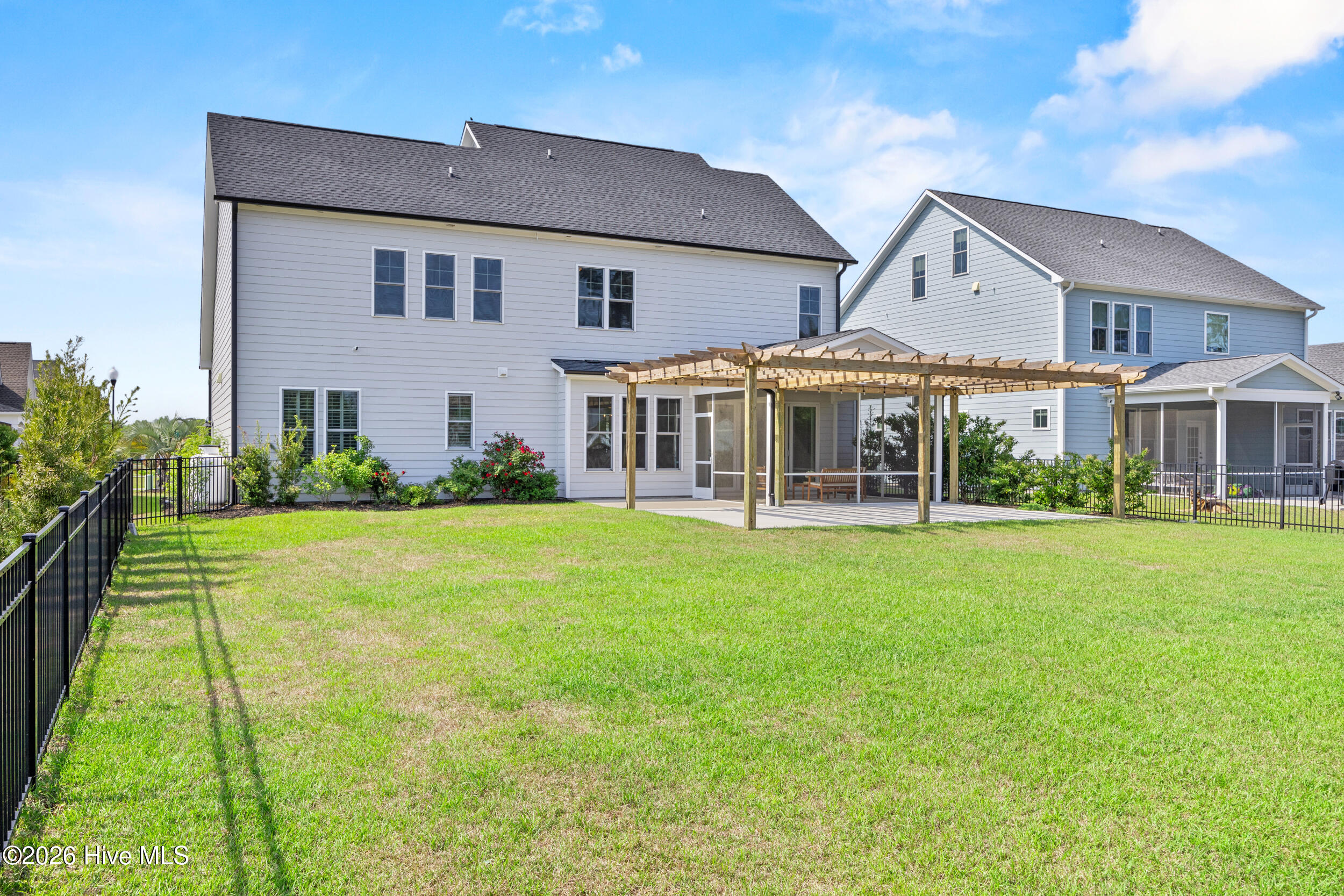 100567603 | Photo 49