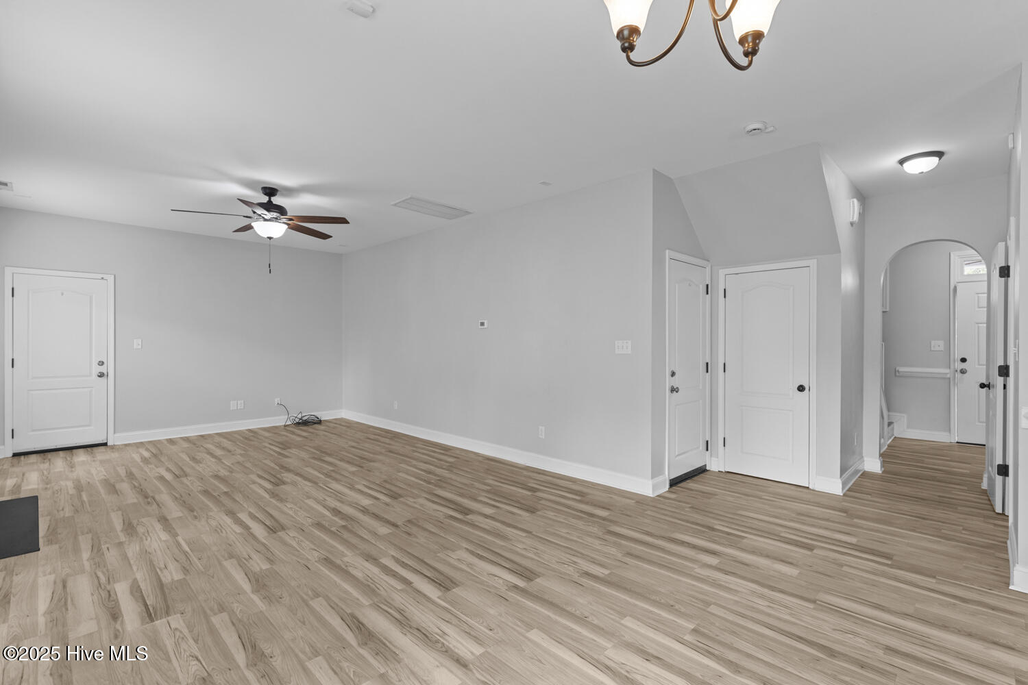 100507776 | Photo 14