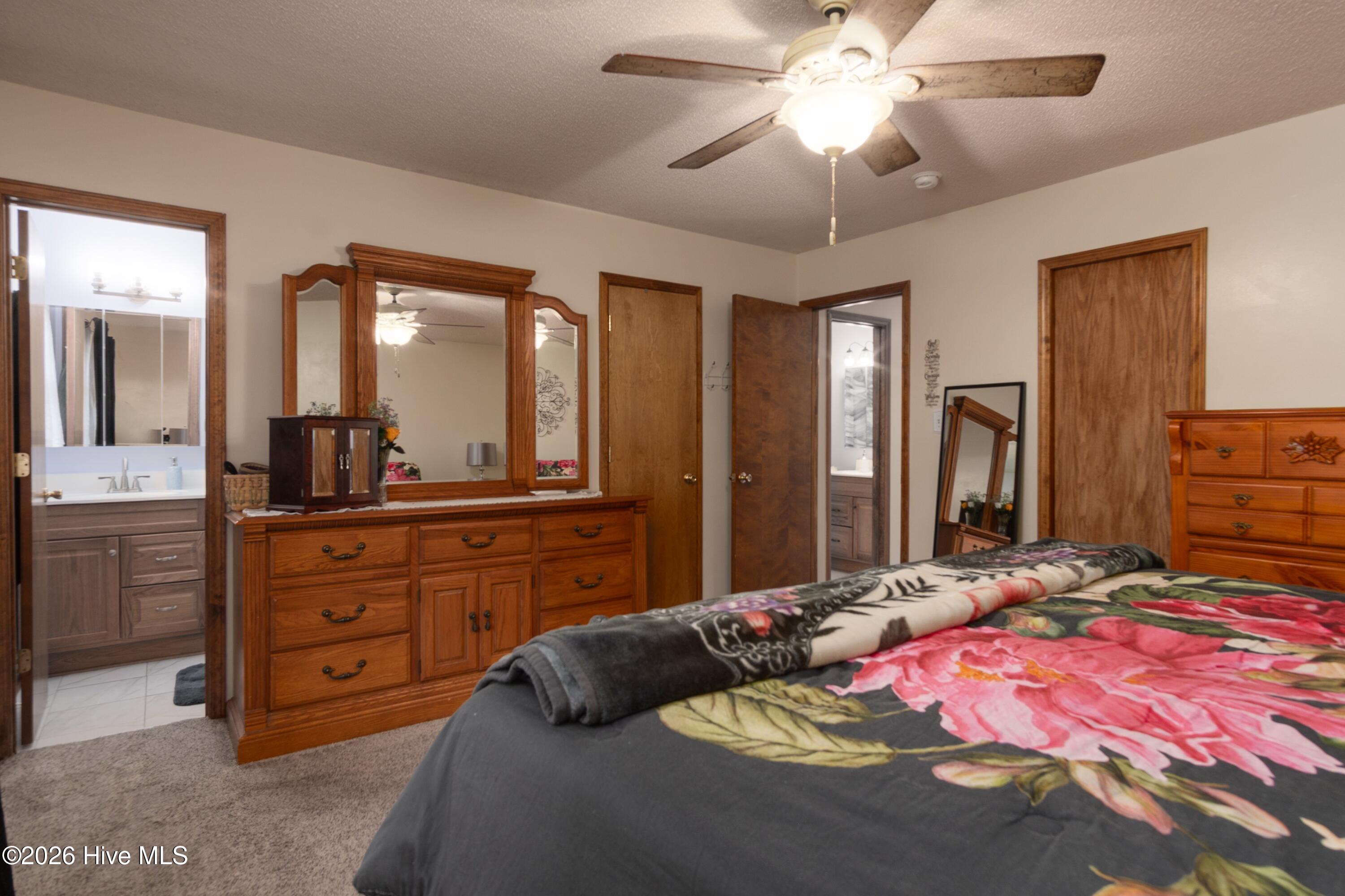 100564108 | Photo 23