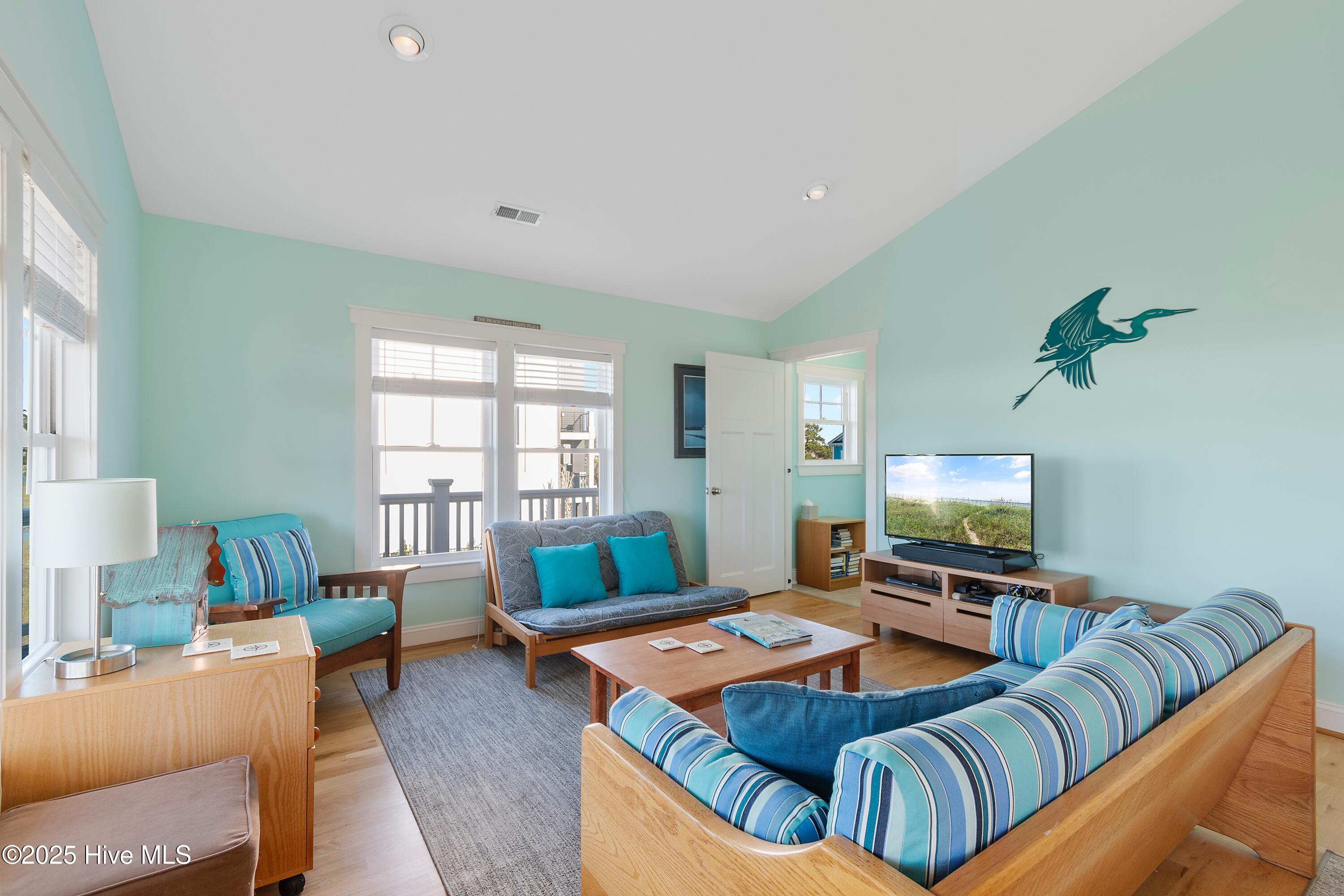 100541984 | Photo 11