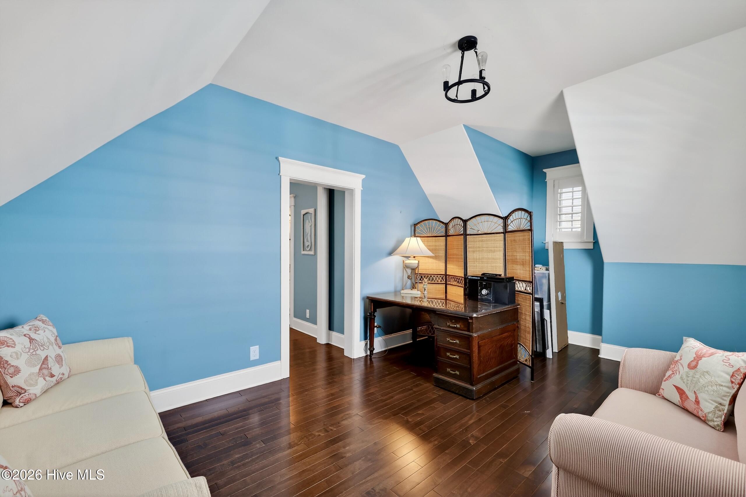 100559035 | Photo 33