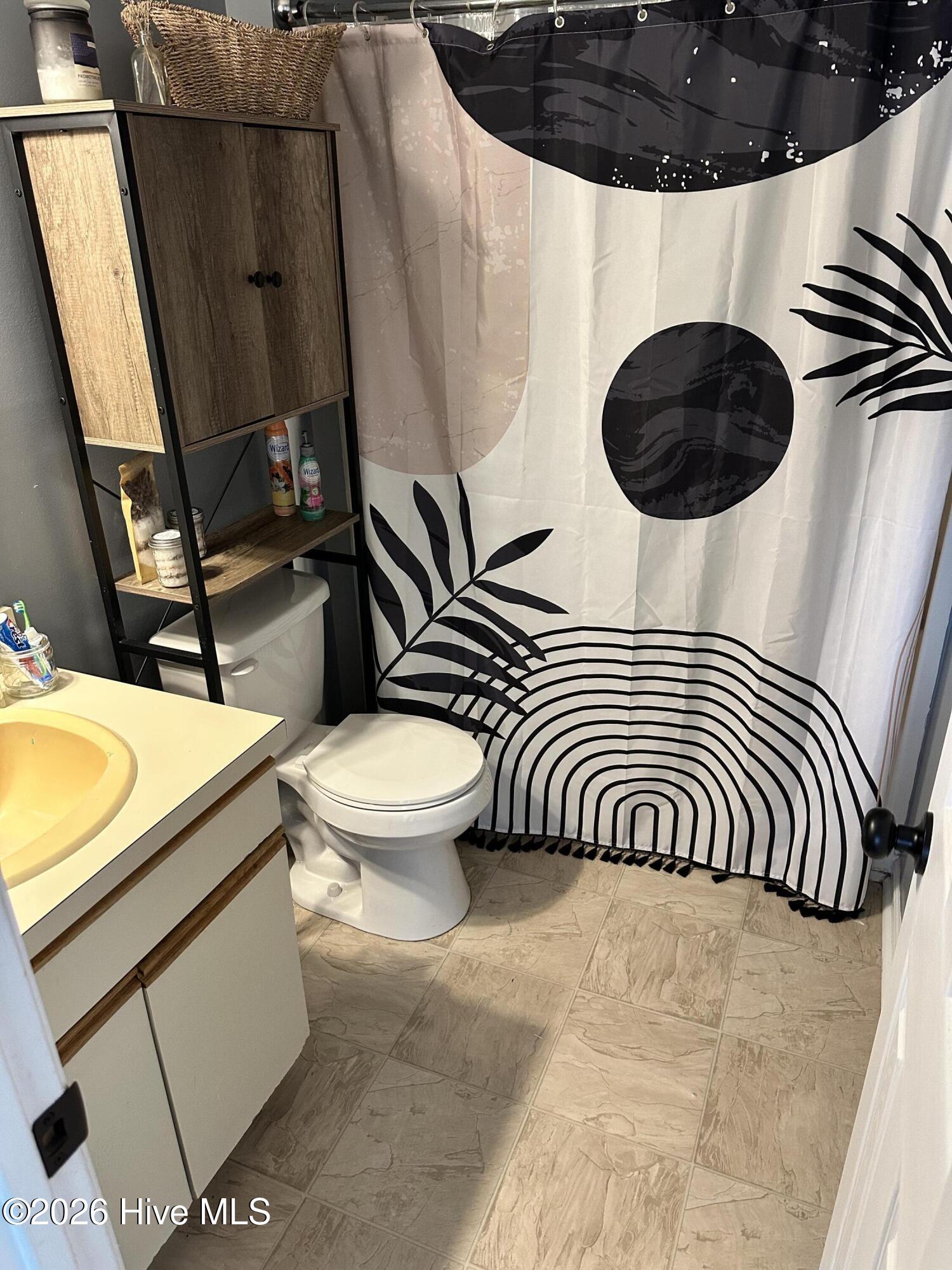 100558377 | Photo 23