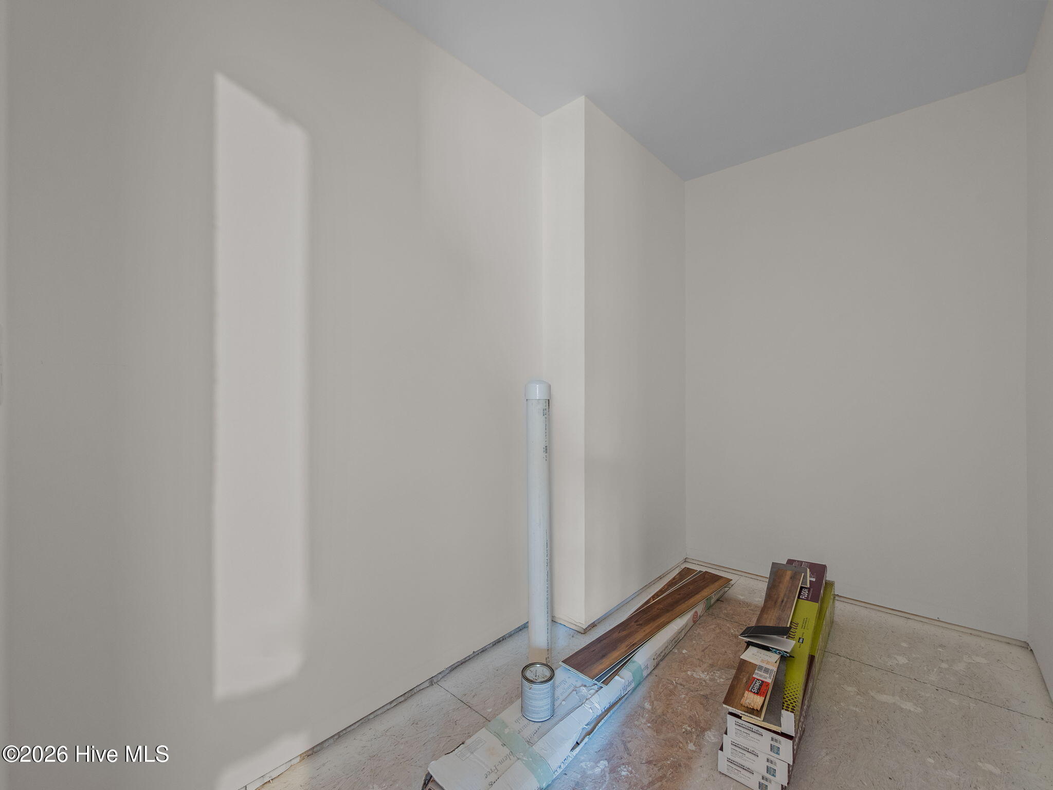 100548967 | Photo 39