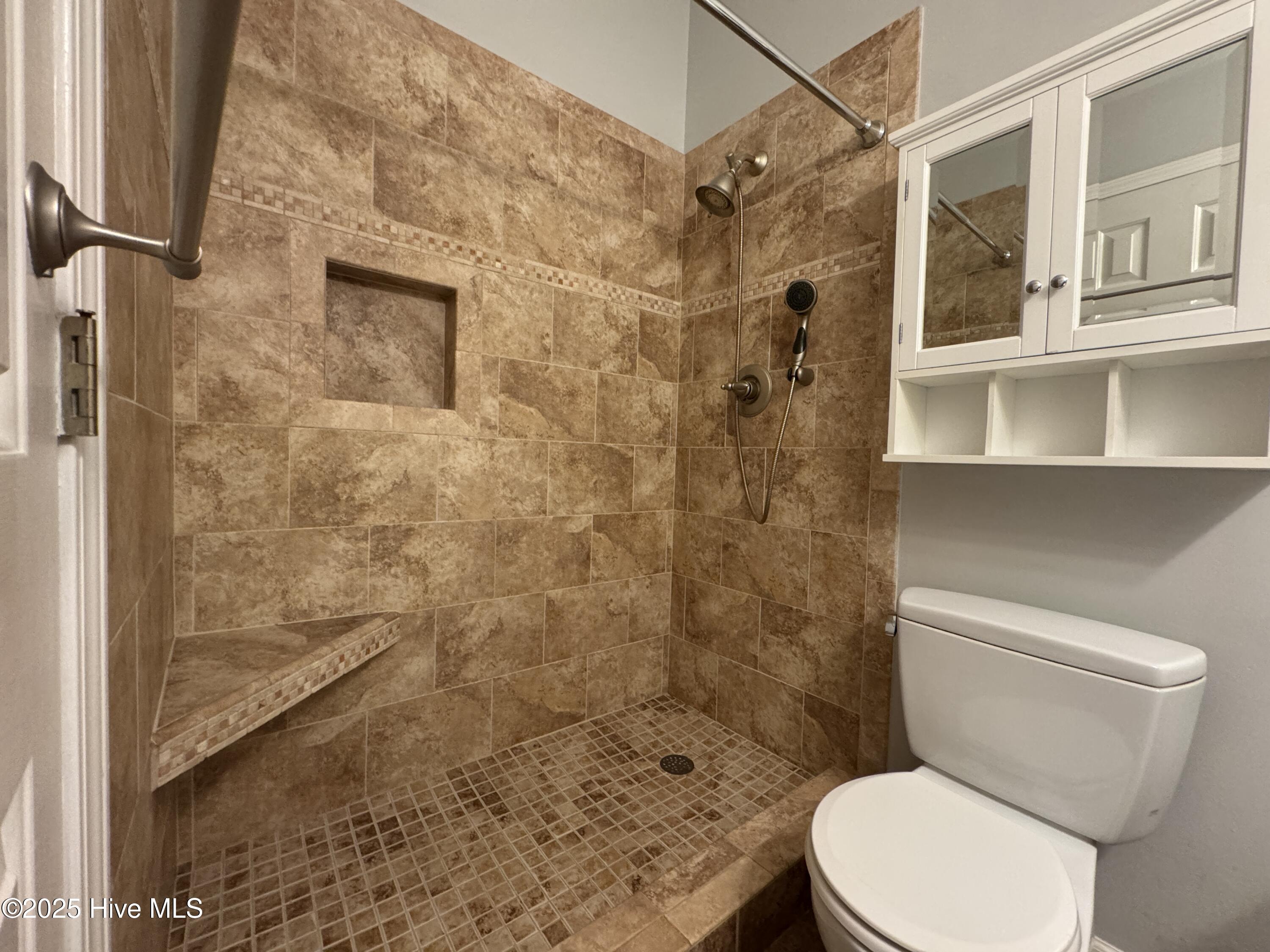 100537725 | Photo 18