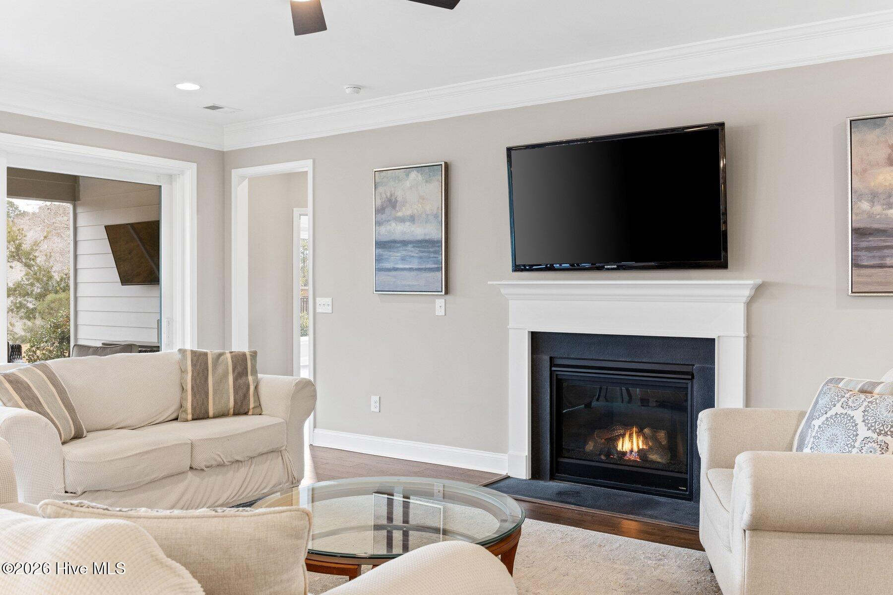 100551985 | Photo 12