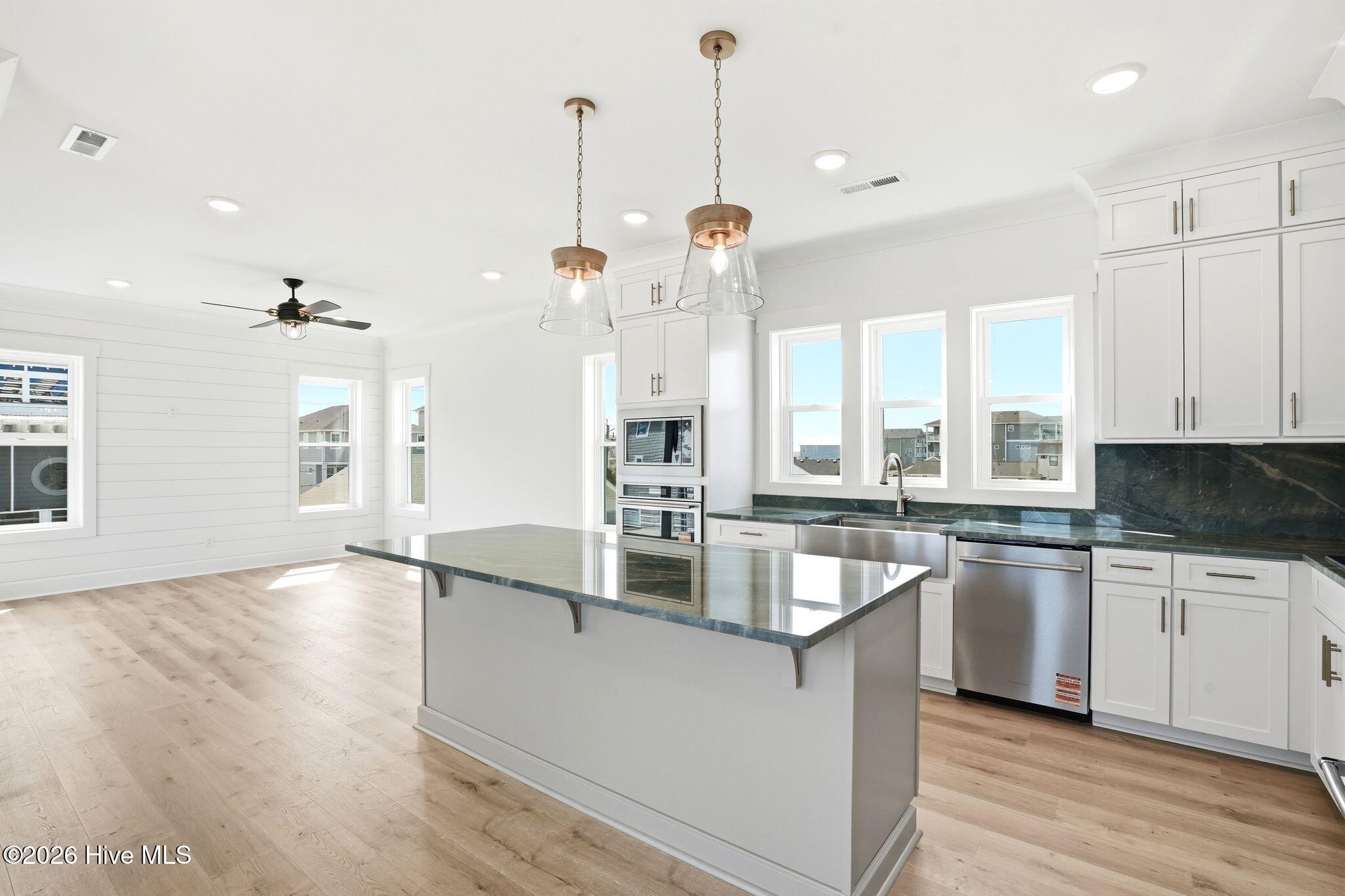 100561284 | Photo 52