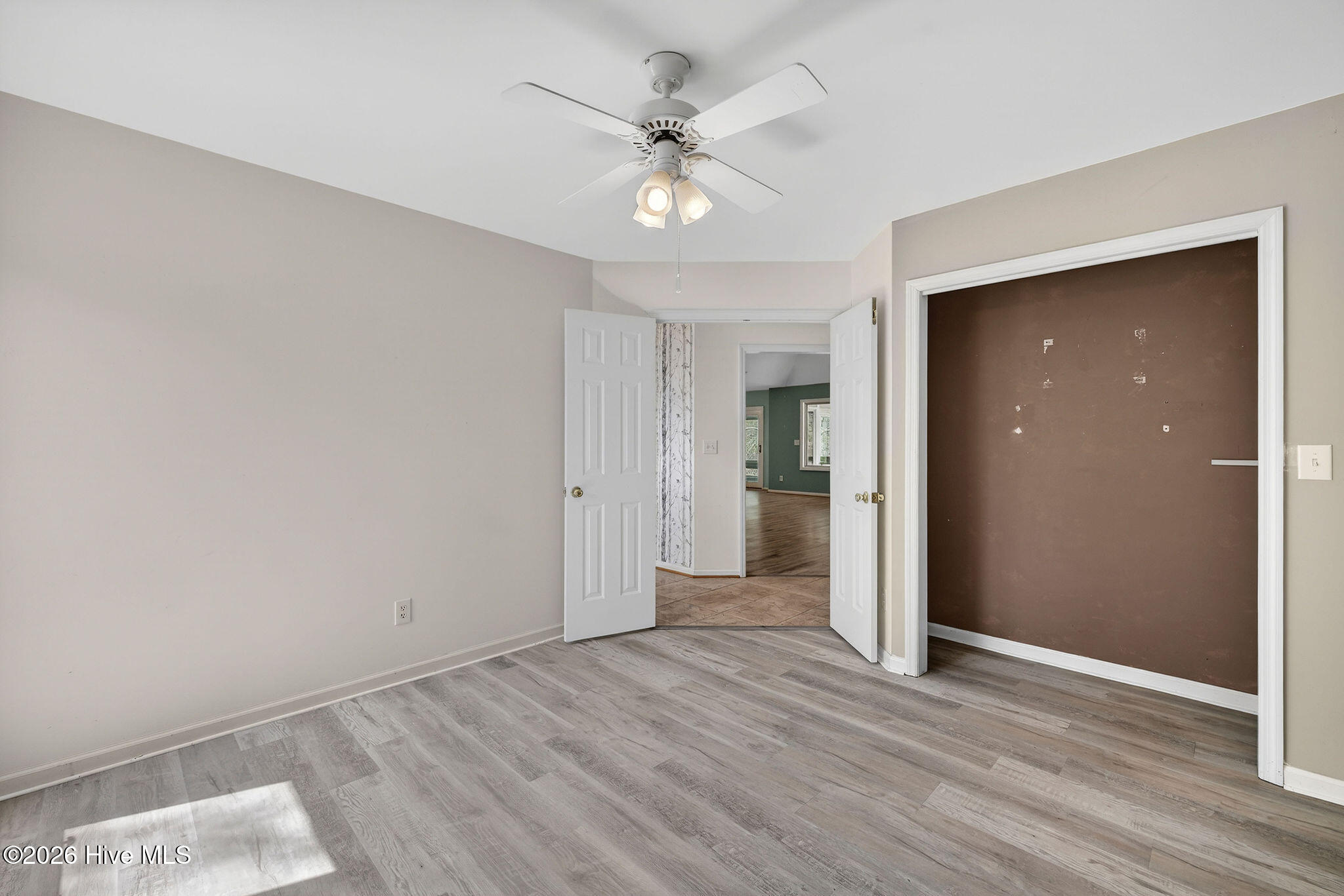 100556345 | Photo 38