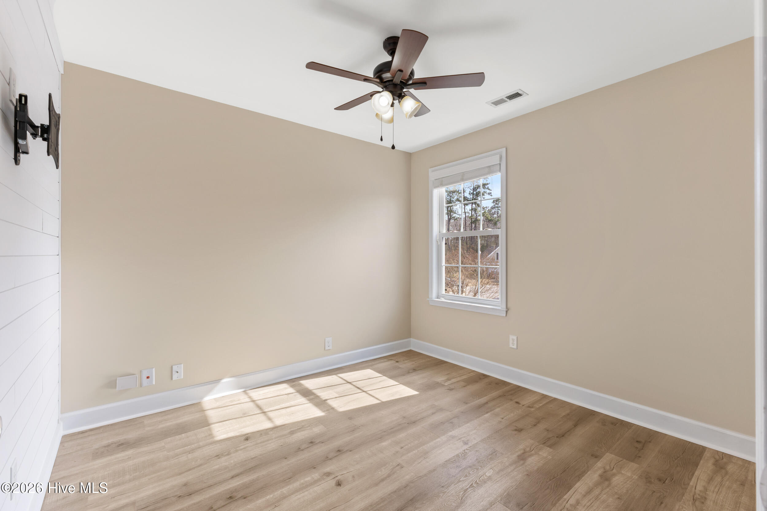 100557020 | Photo 16