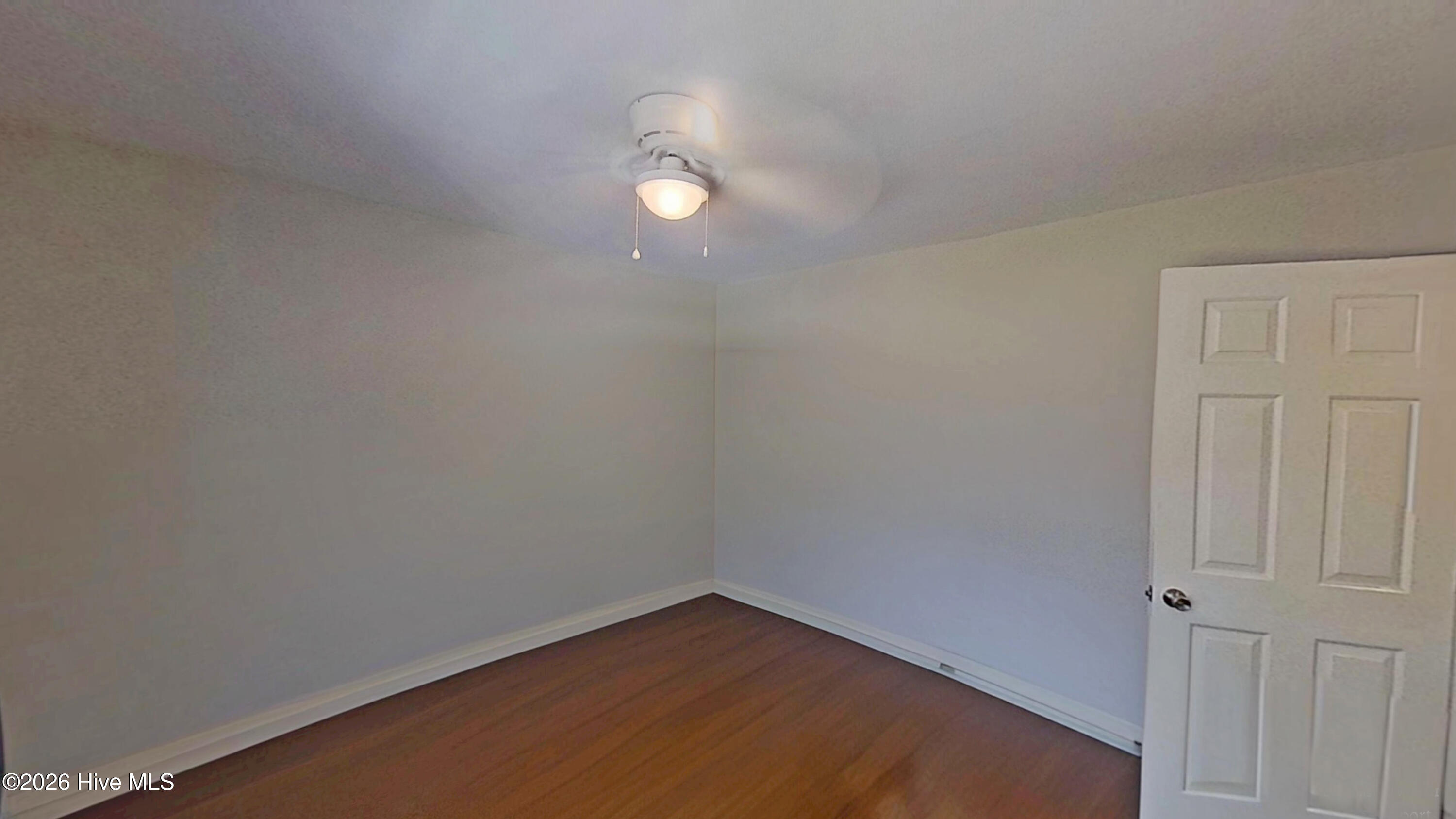 100569825 | Photo 10