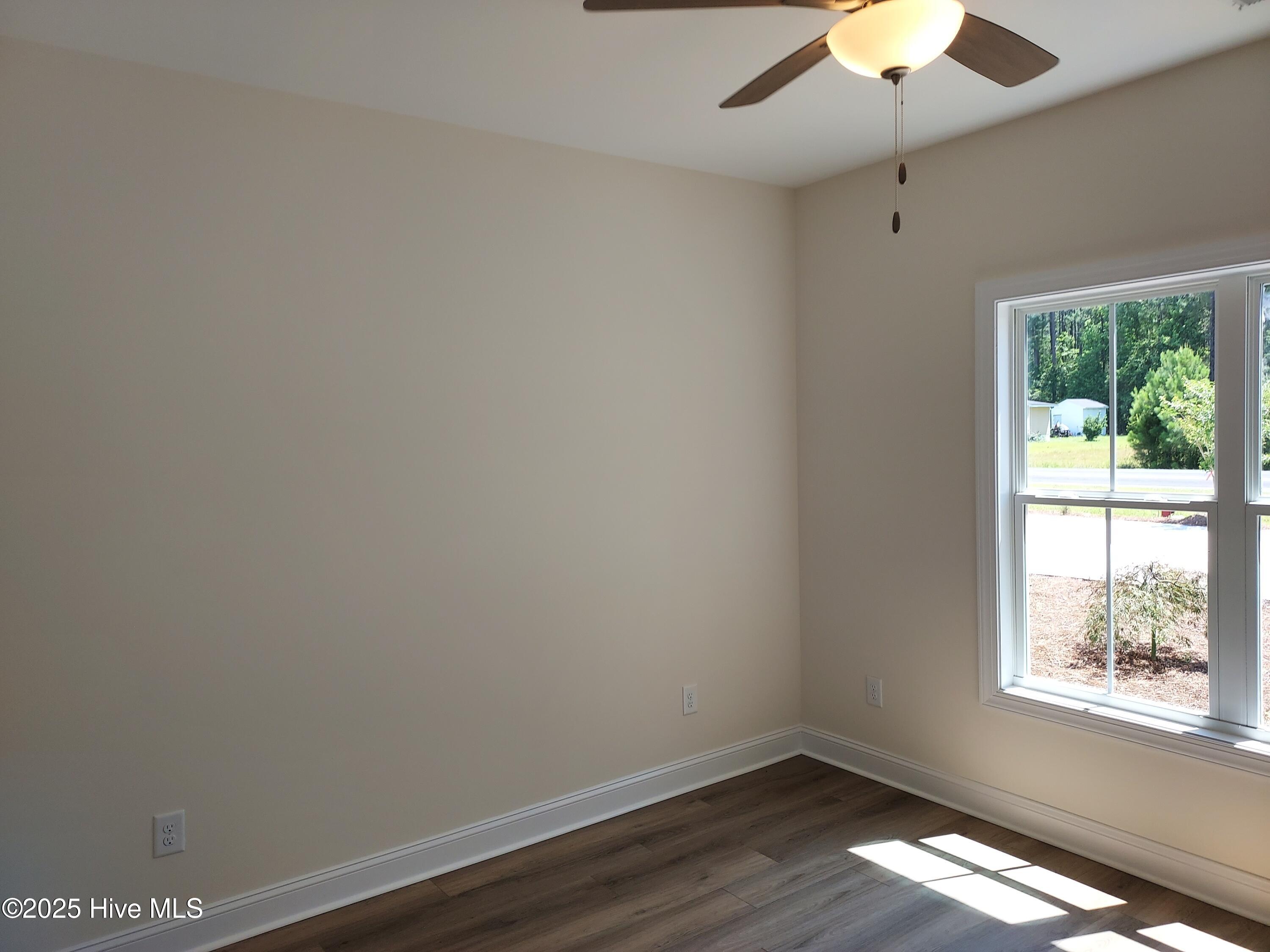 100512764 | Photo 16