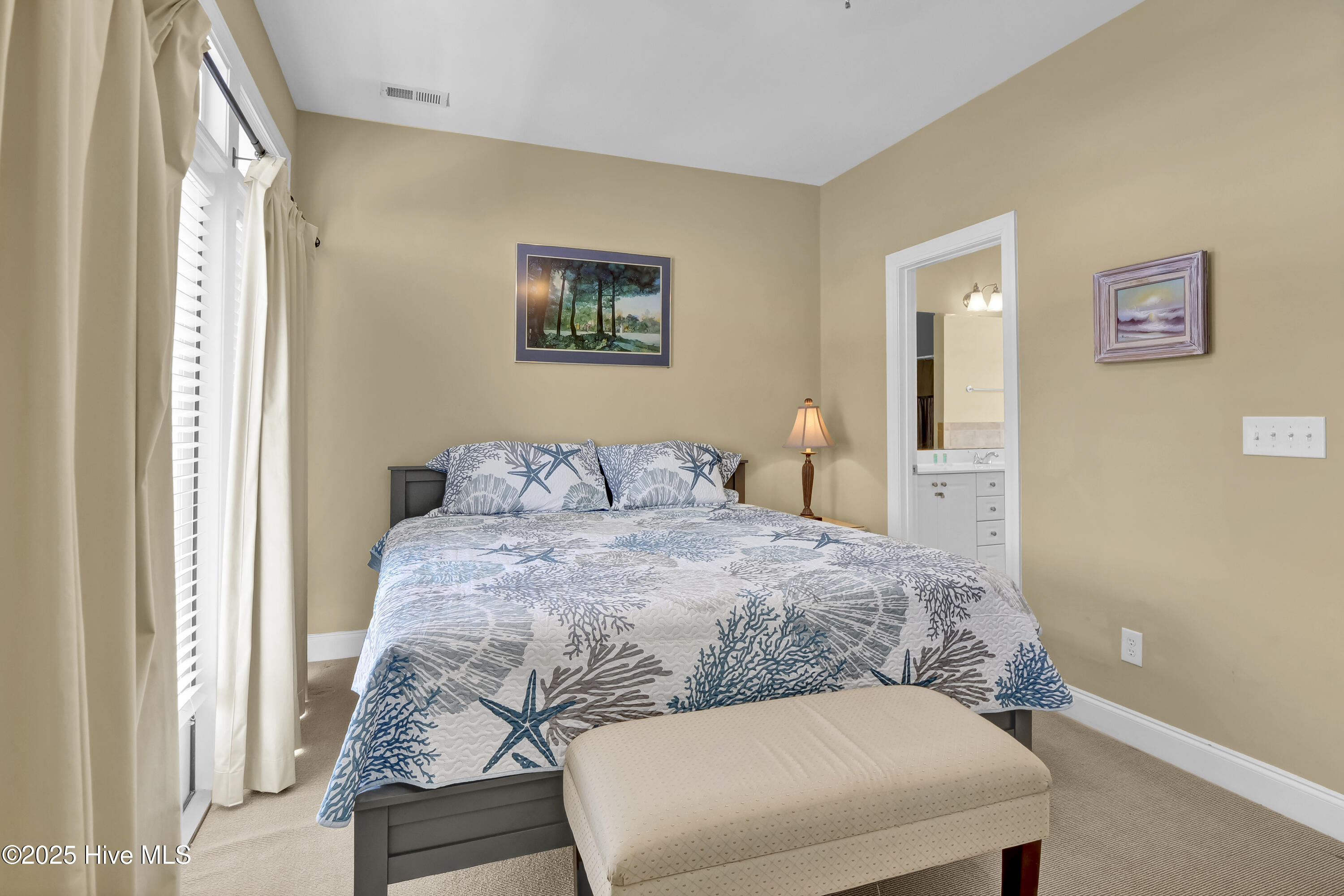 100526257 | Photo 24